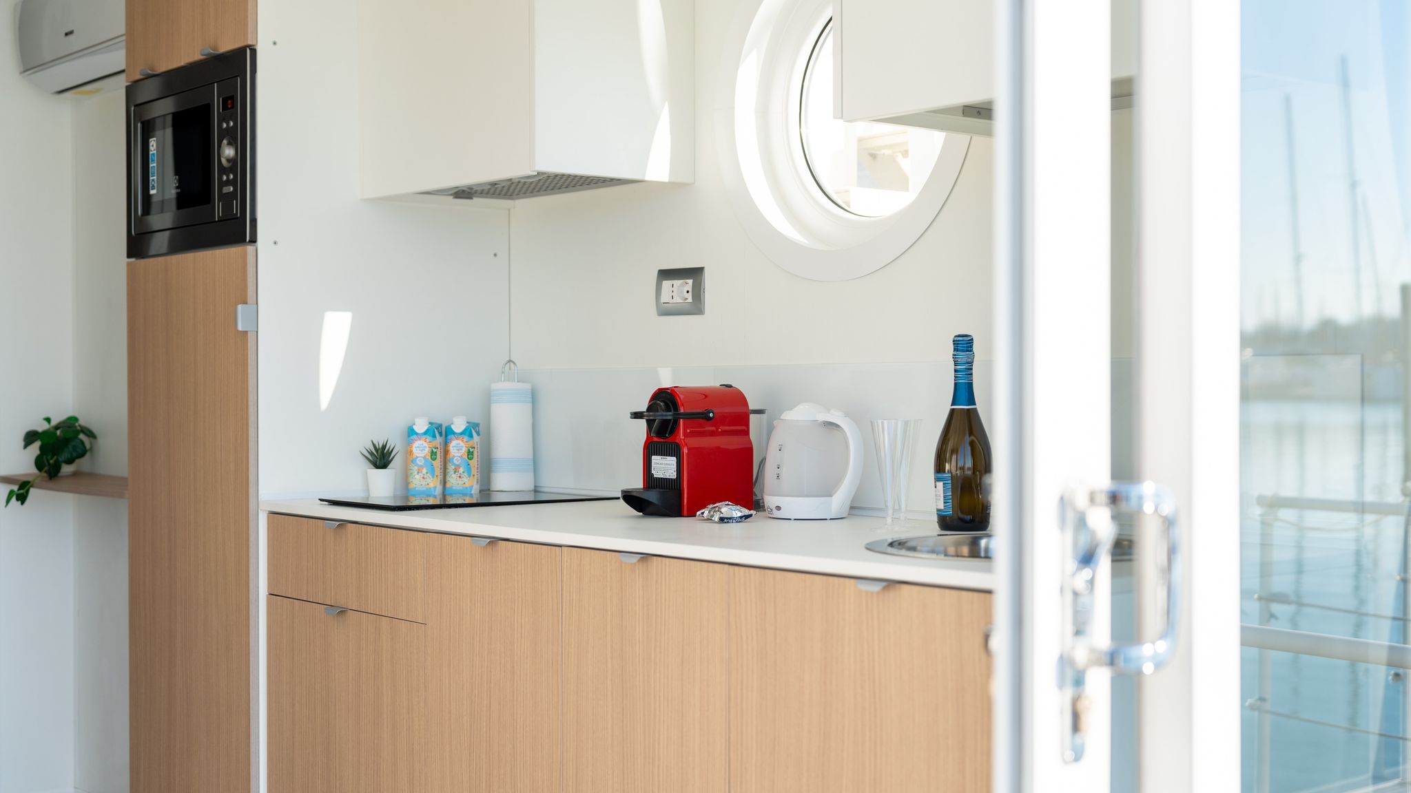 Italianway Rimini Nautilus 9 - Nomastay House BoatsHouse Boats