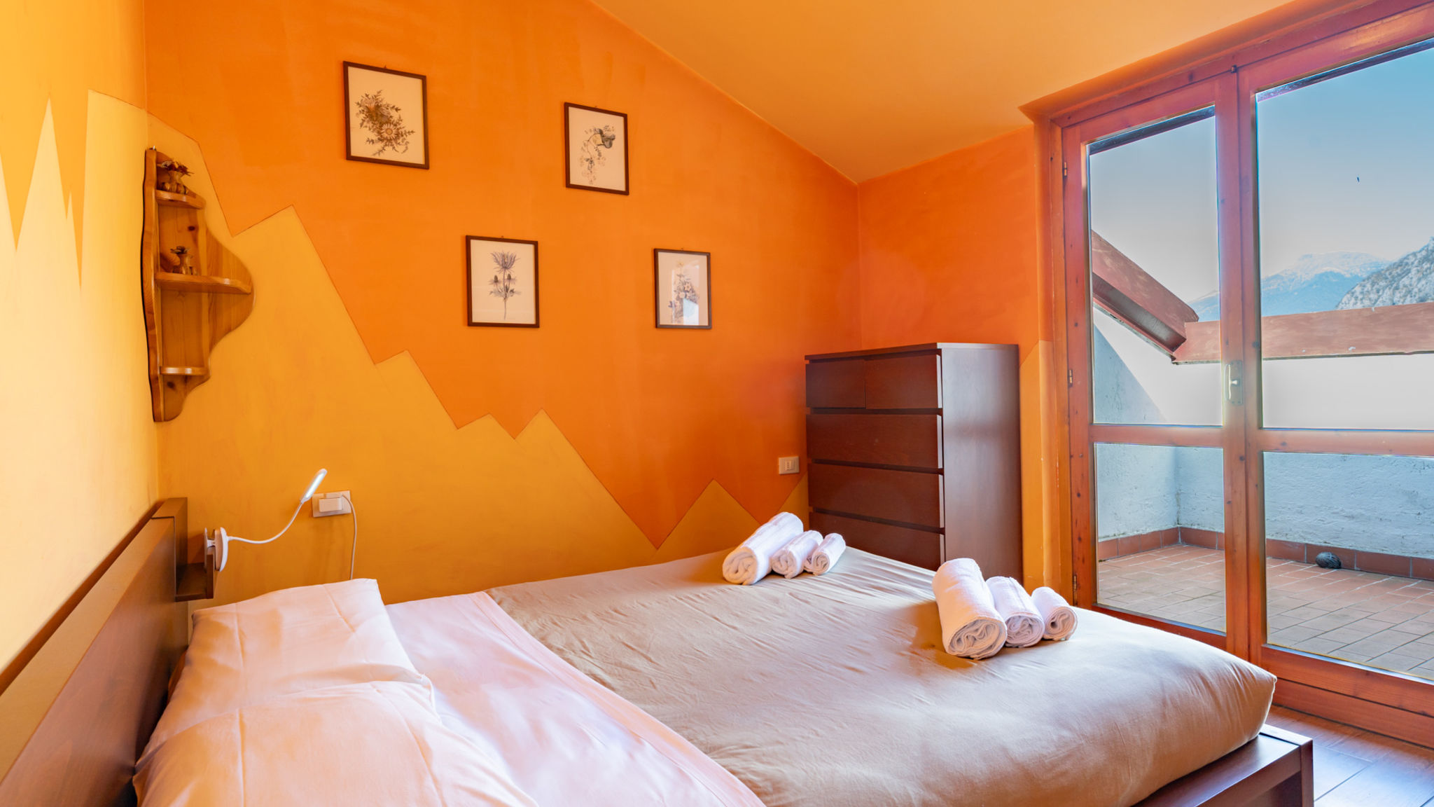 Italianway Barzio Spacious mountain view attic apartment