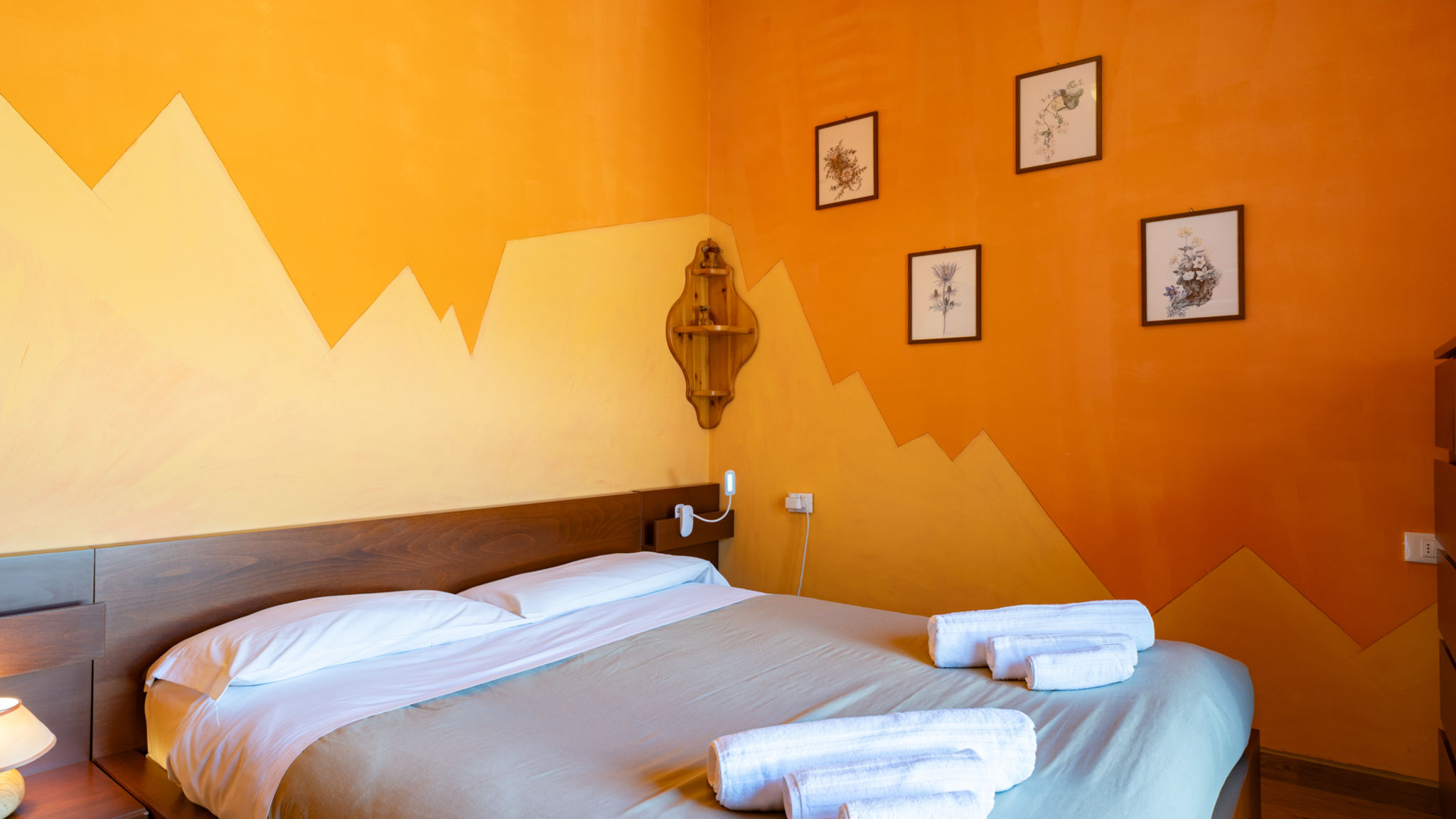Italianway Barzio Spacious mountain view attic apartment