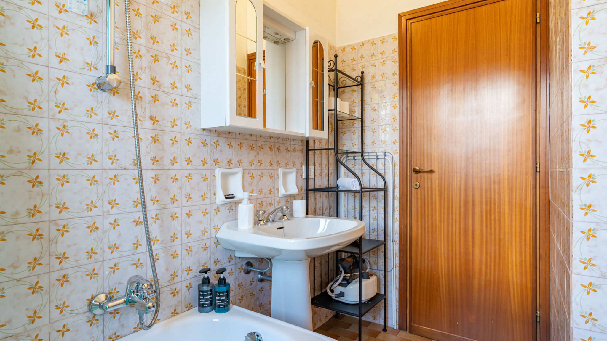 Italianway Barzio Spacious mountain view attic apartment