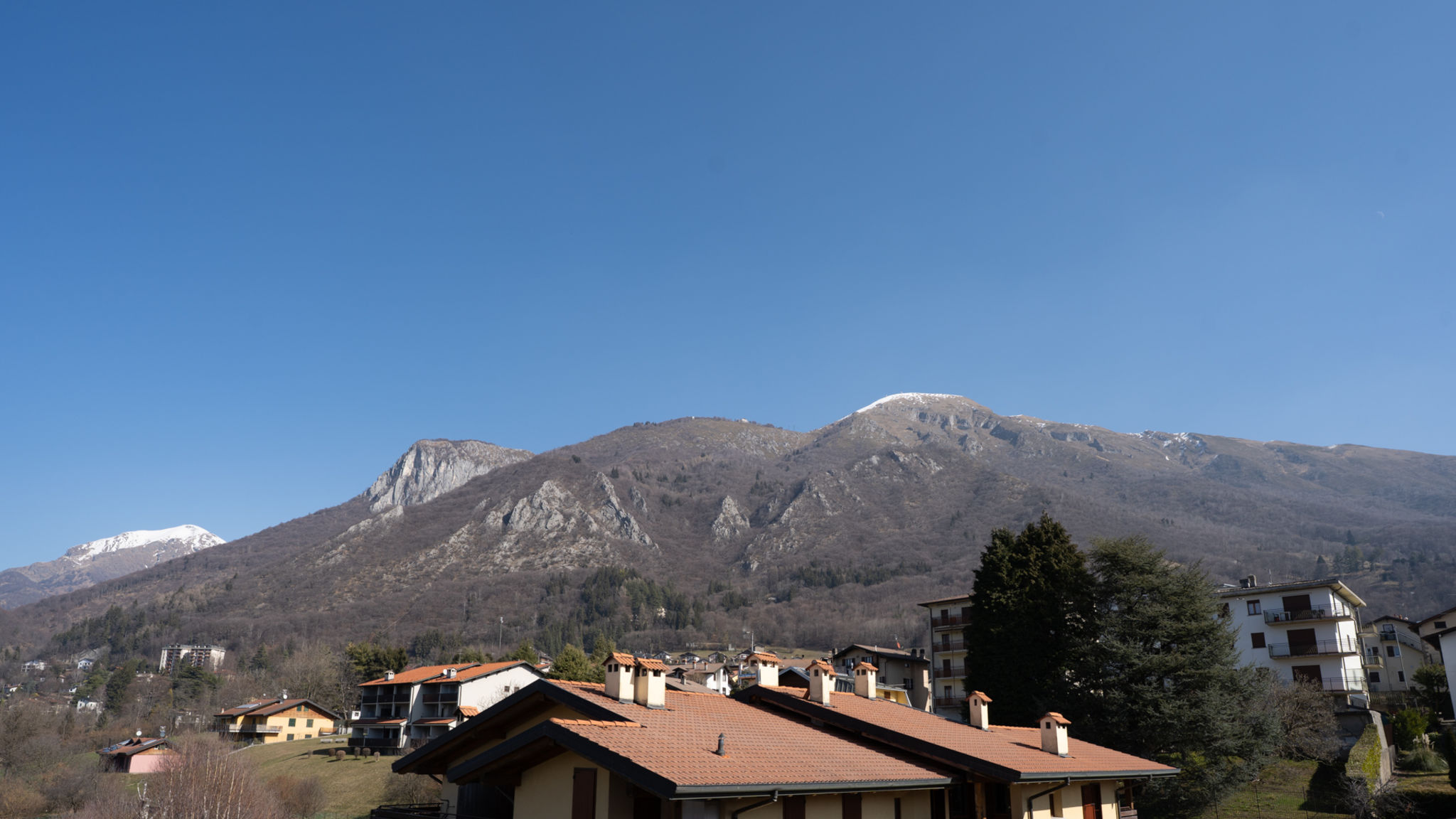 Italianway Barzio Spacious mountain view attic apartment