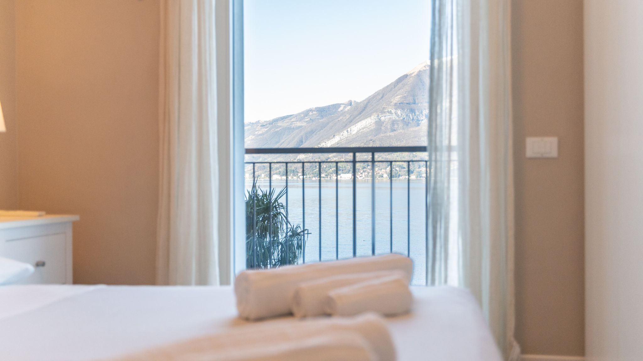 Nativoo Varenna La Roseta Creme - Lakefront 