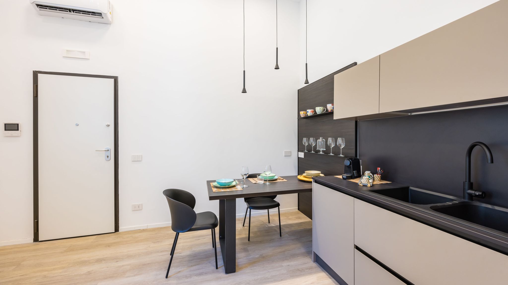 Italianway Napoli Bisicool boutique apartment by NapoliApartments