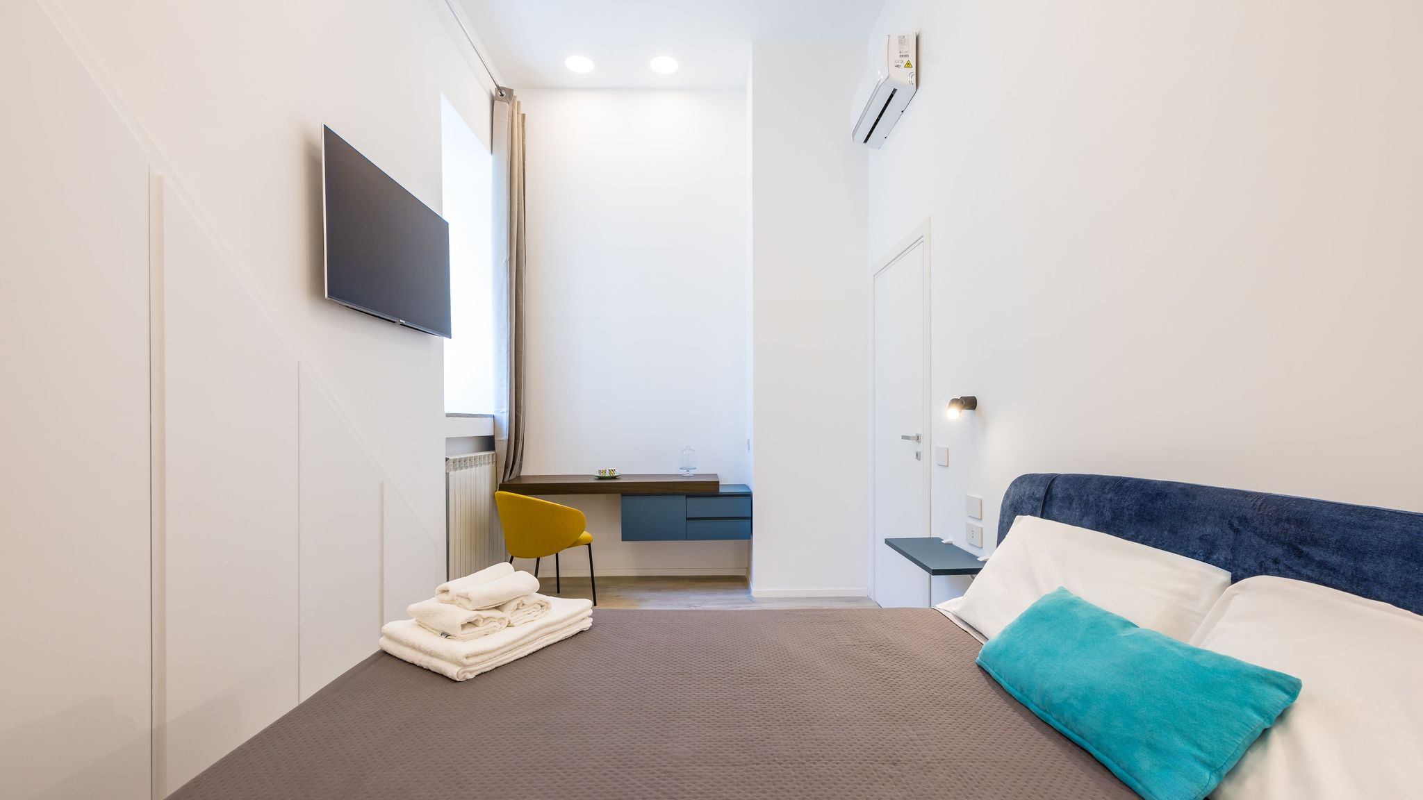 Italianway Napoli Bisicool boutique apartment by NapoliApartments