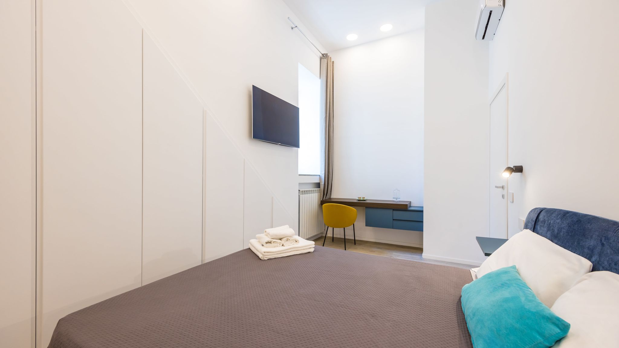 Italianway Napoli Bisicool boutique apartment by NapoliApartments