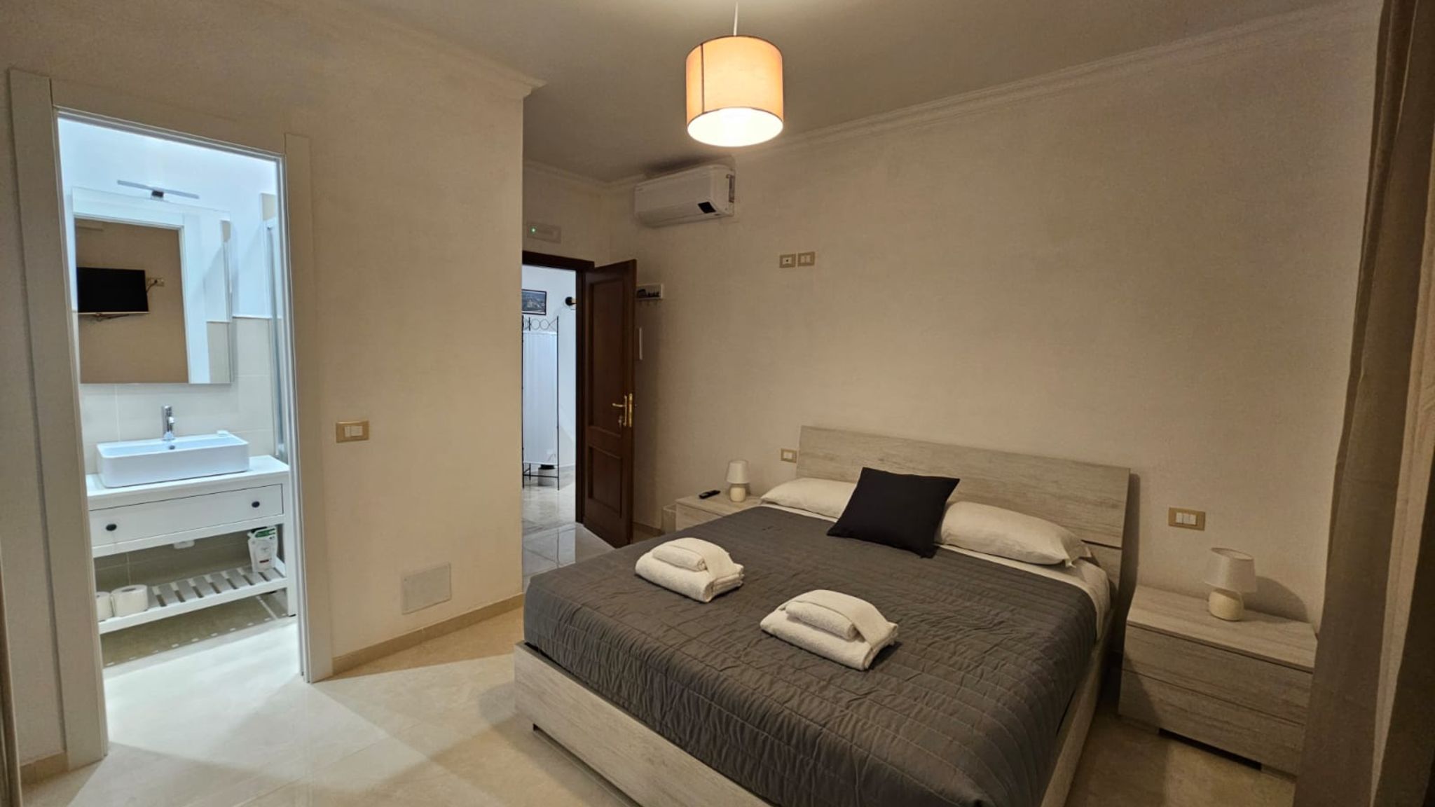 Italianway Roma Stendardi's House