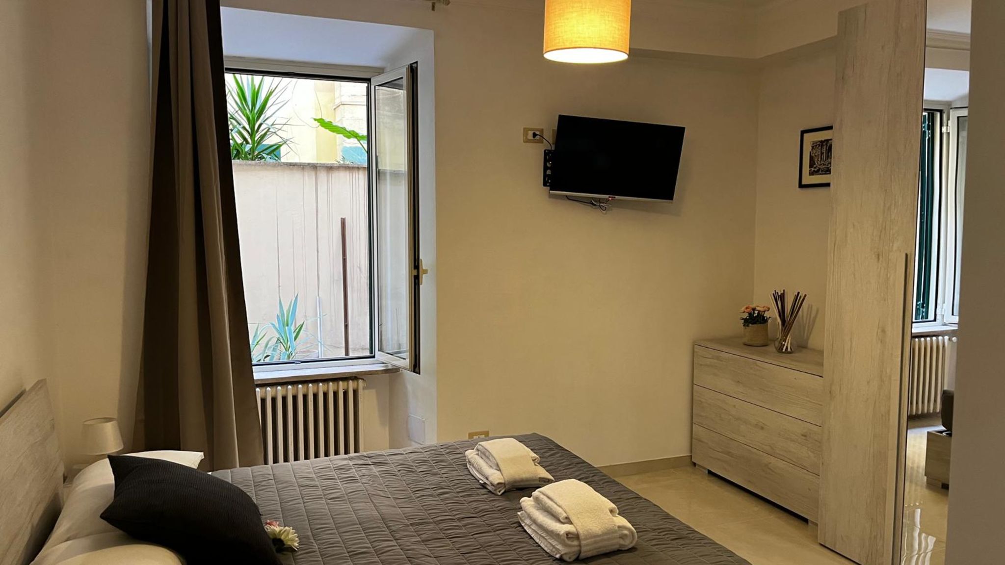 Italianway Roma Stendardi's House