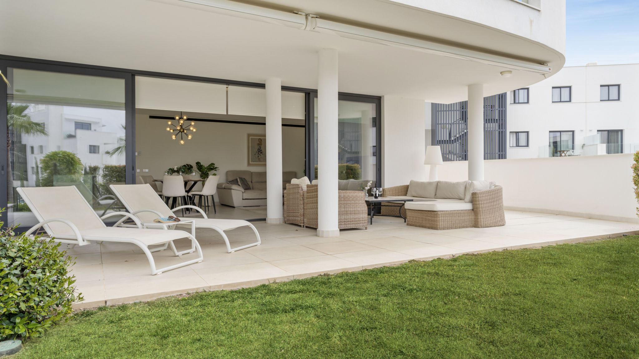 White modern retreat in Fuengirola - Ref 48