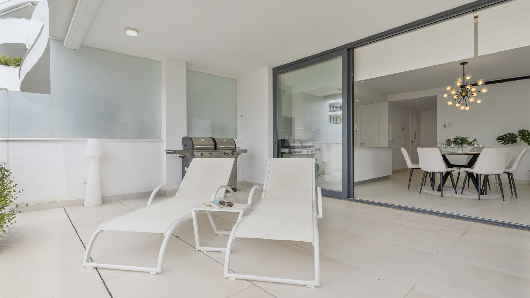 White modern retreat in Fuengirola - Ref 48