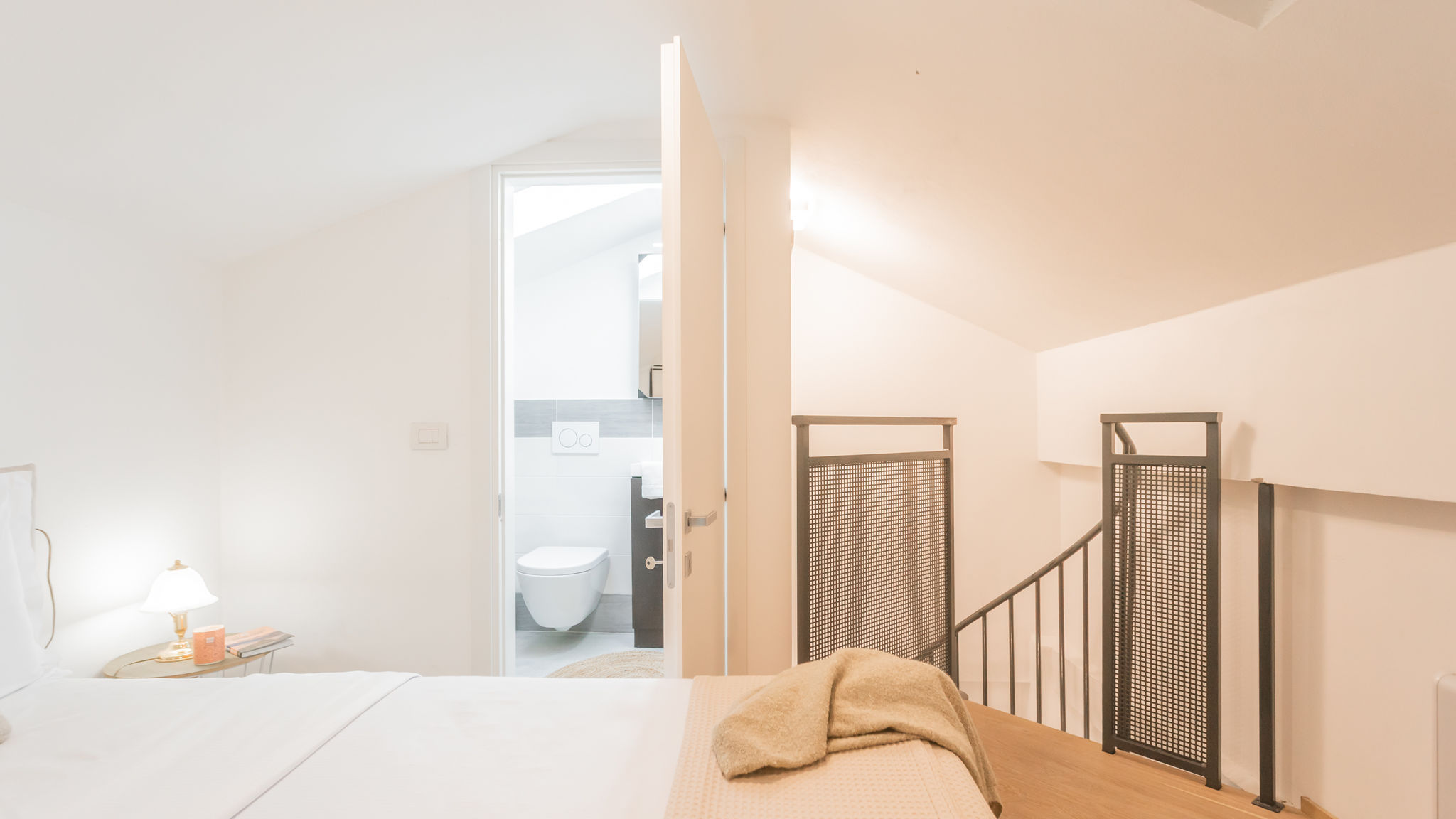 Italianway Como Casa Dani in city centre with Parking
