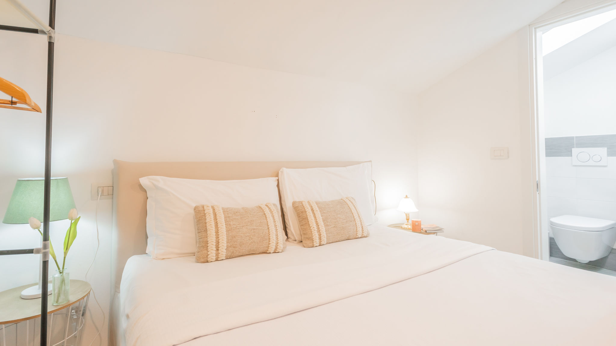 Italianway Como Casa Dani in city centre with Parking
