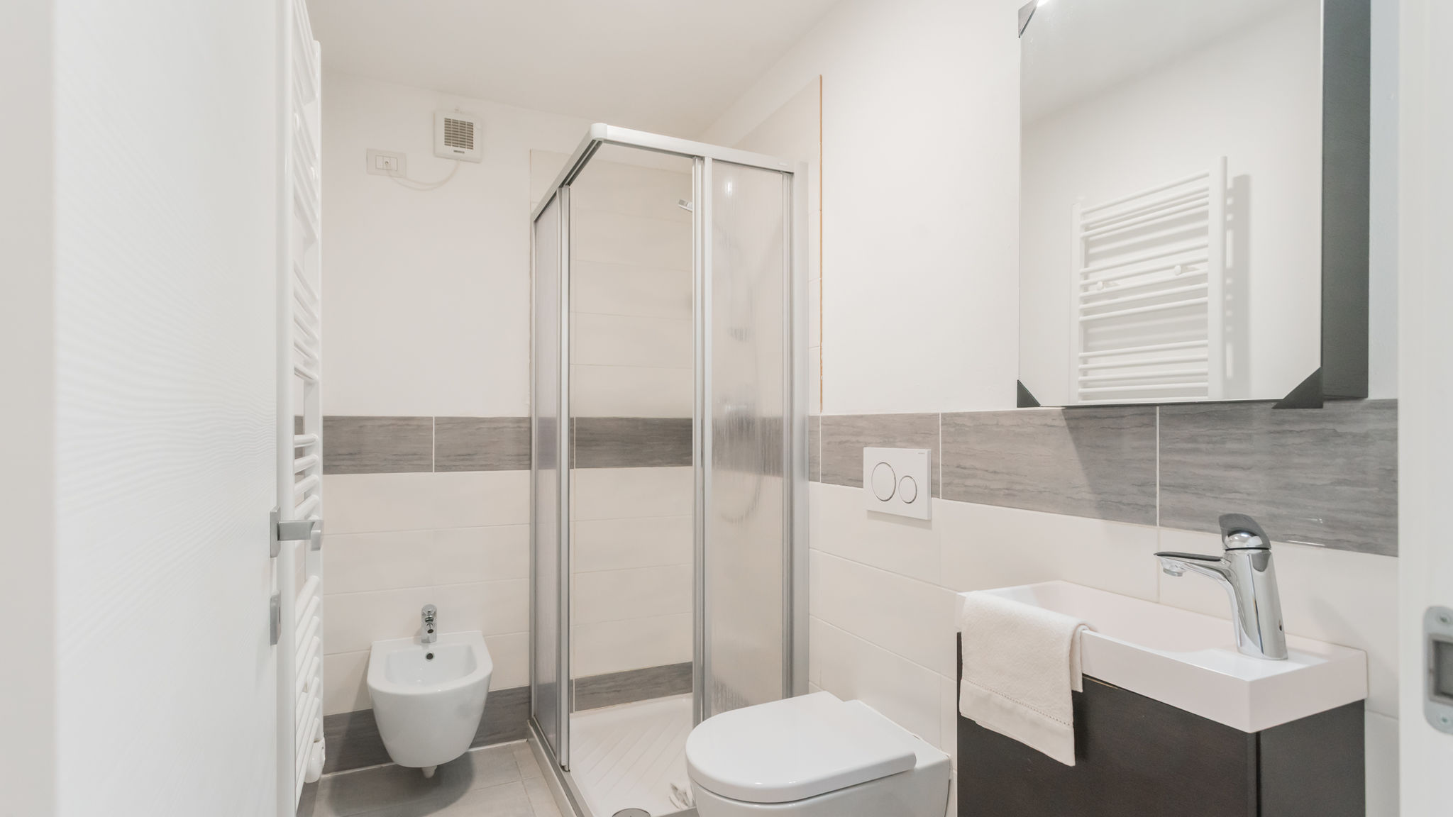 Italianway Como Casa Dani in city centre with Parking
