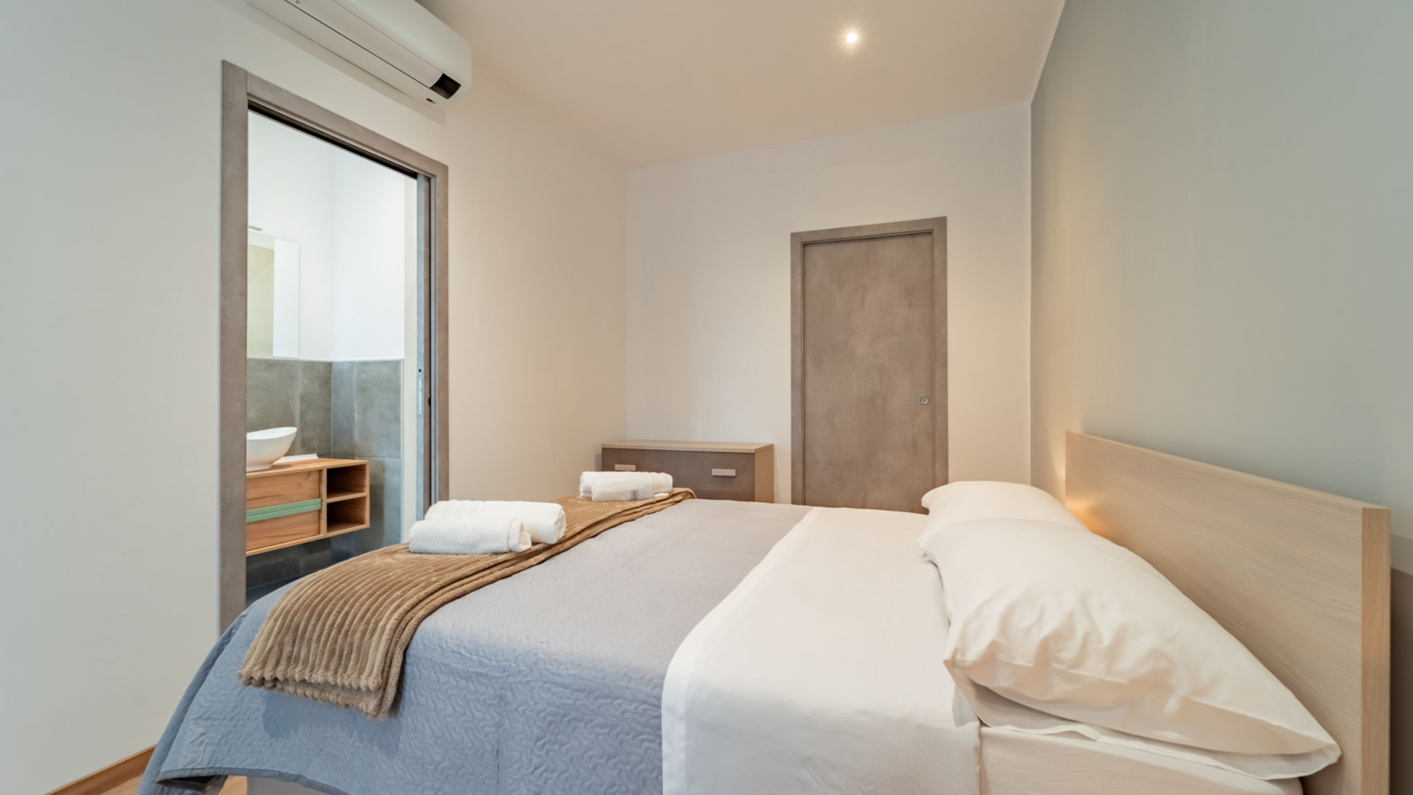 Italianway Cuneo Room Bassignano Gold