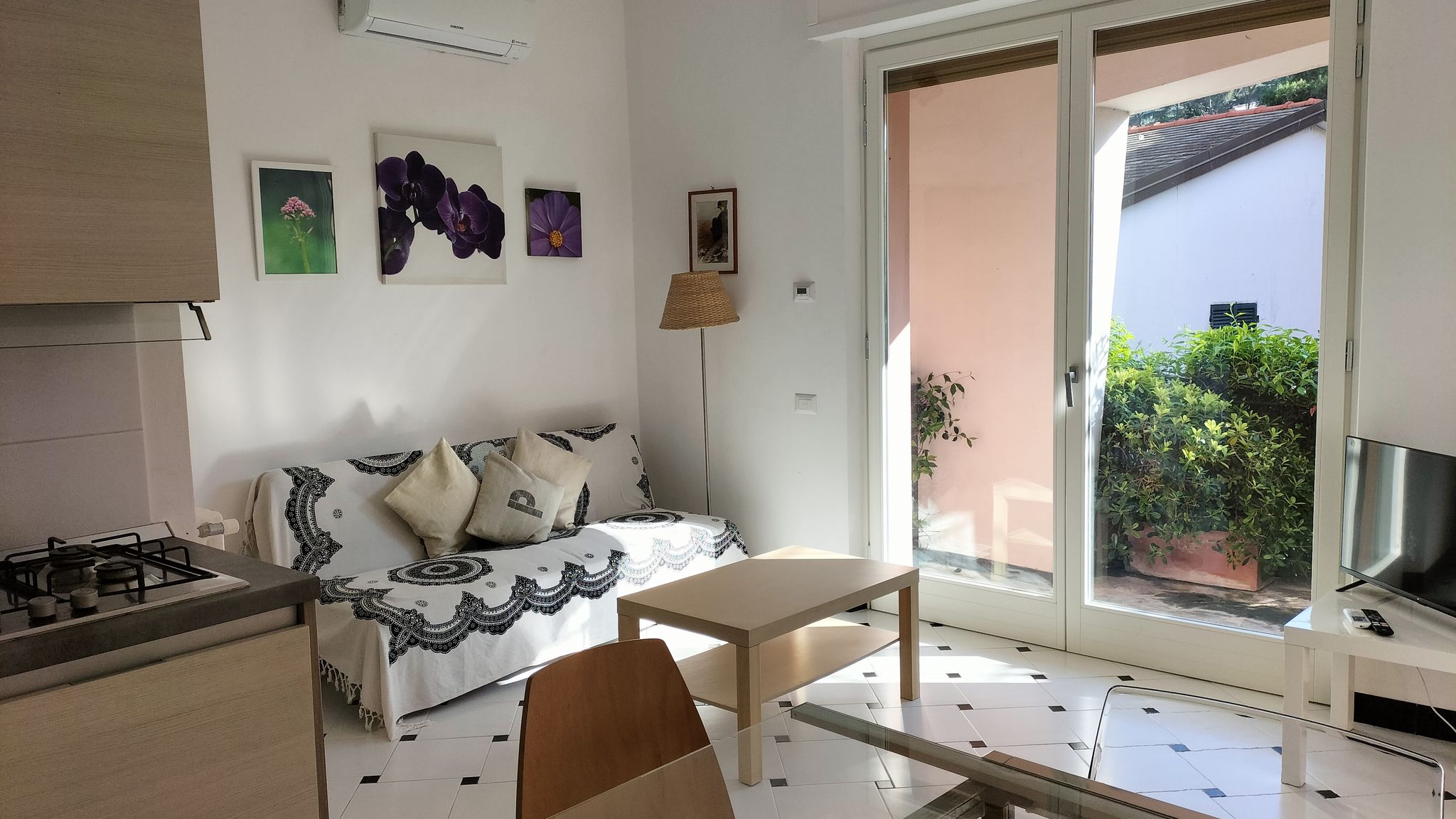 Italianway Monterosso al Mare Serena's Beach Side Apt with Parking and A/C