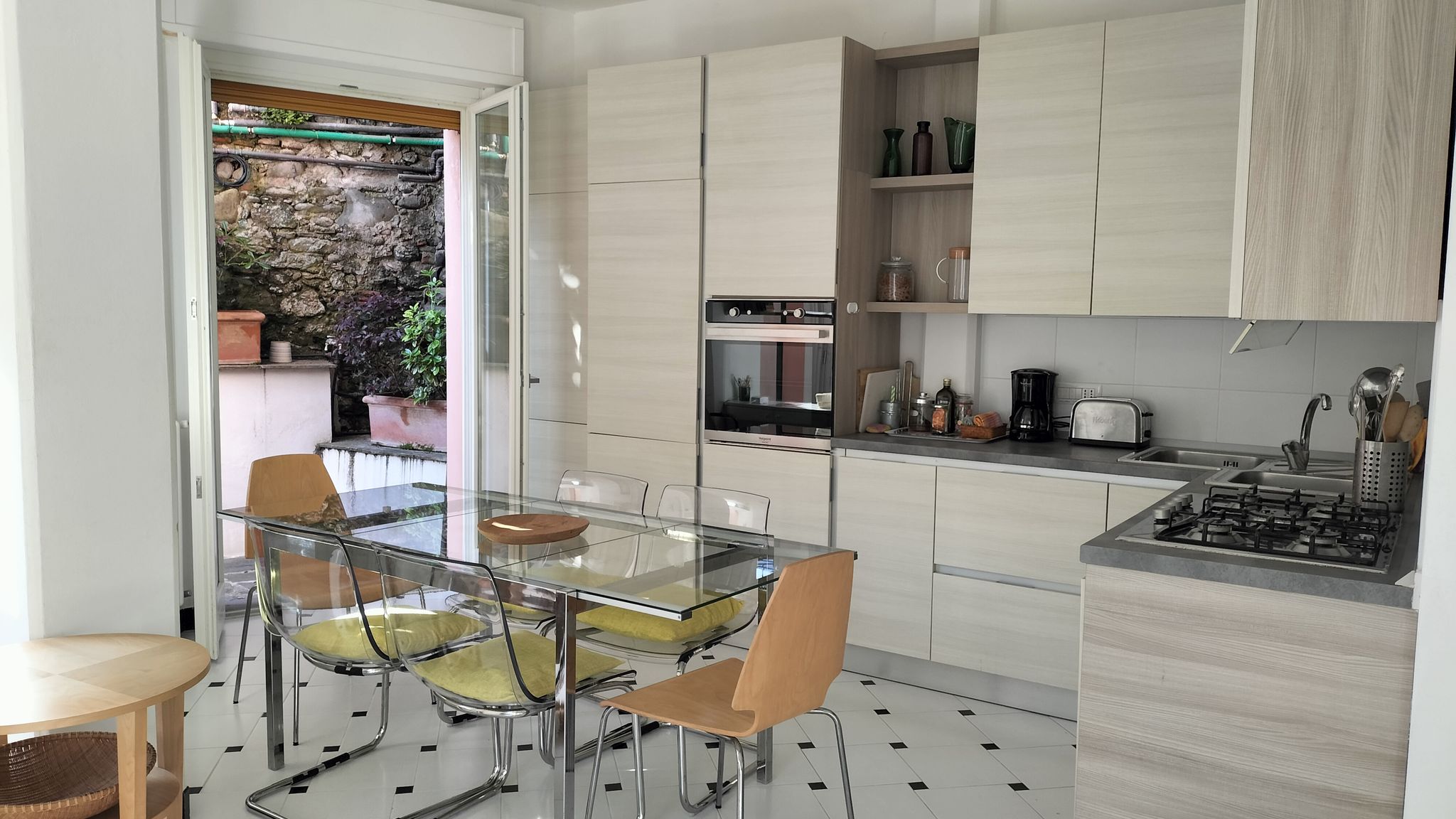 Italianway Monterosso al Mare Serena's Beach Side Apt with Parking and A/C