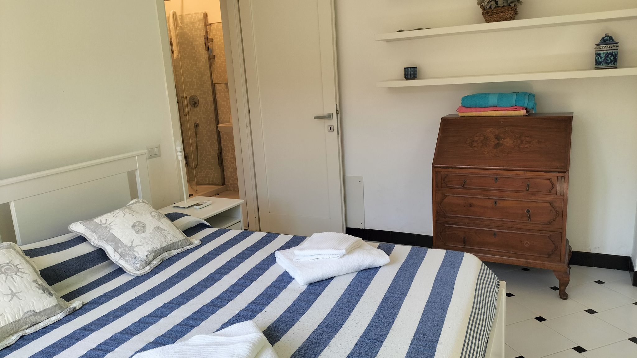 Italianway Monterosso al Mare Serena's Beach Side Apt with Parking and A/C