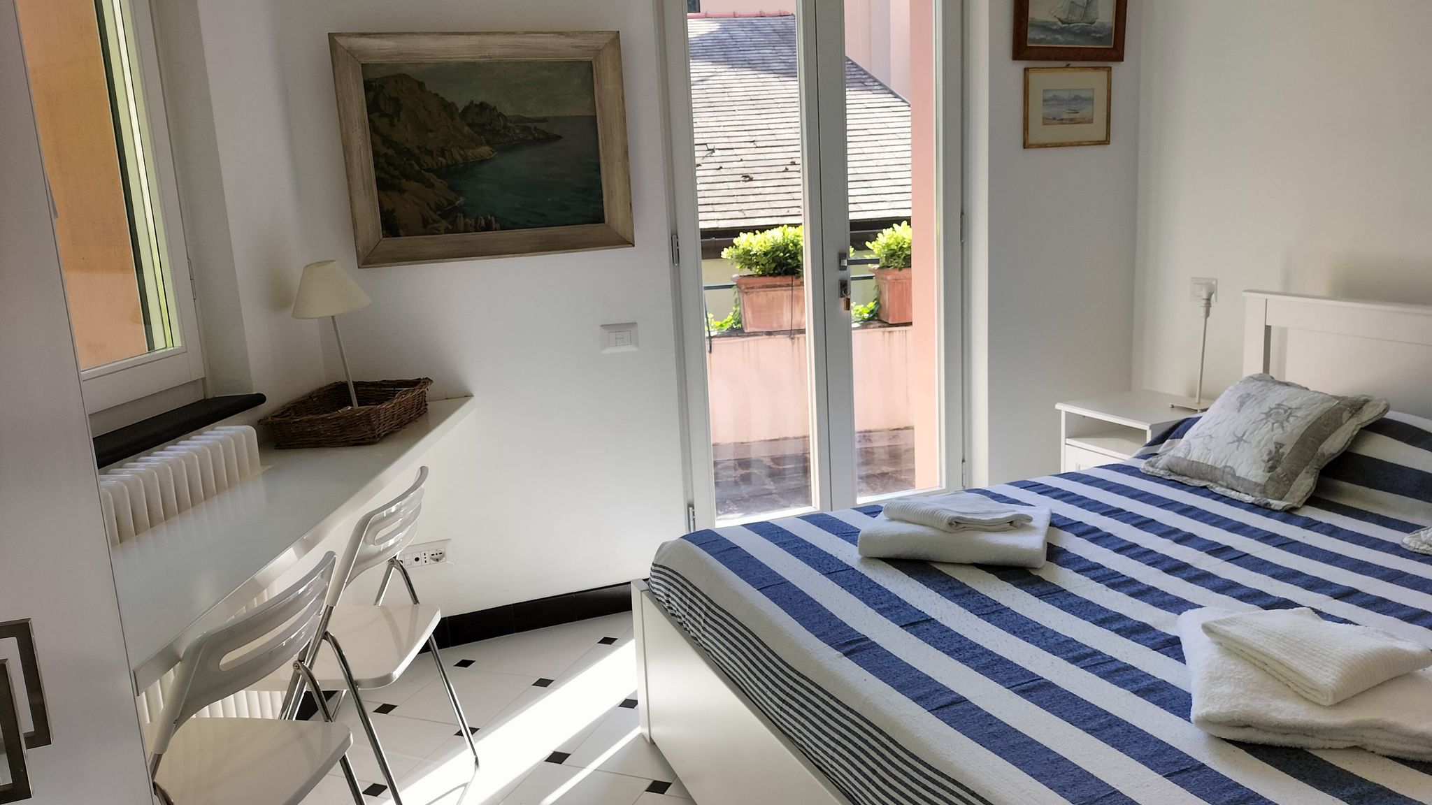 Italianway Monterosso al Mare Serena's Beach Side Apt with Parking and A/C