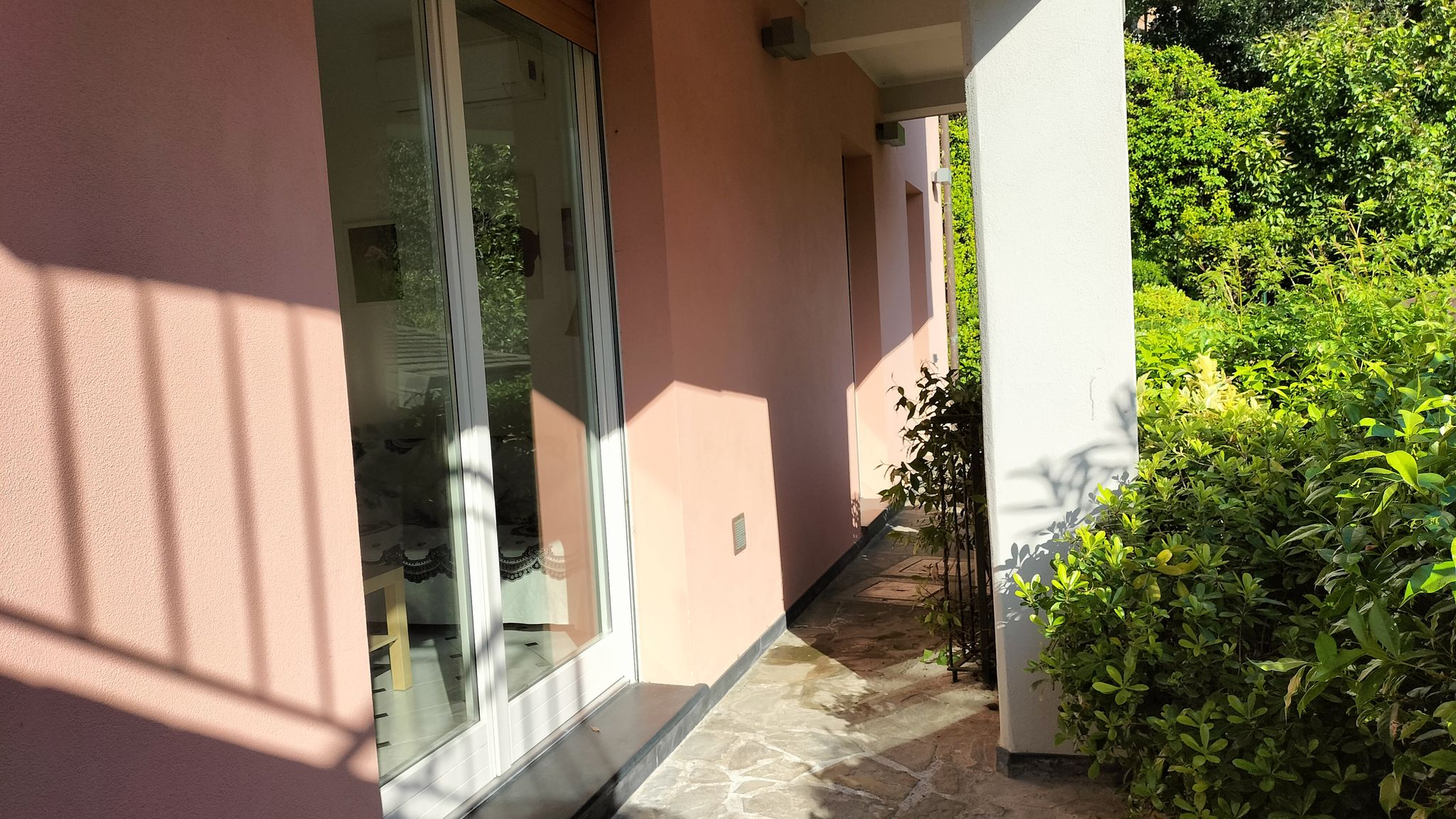 Italianway Monterosso al Mare Serena's Beach Side Apt with Parking and A/C