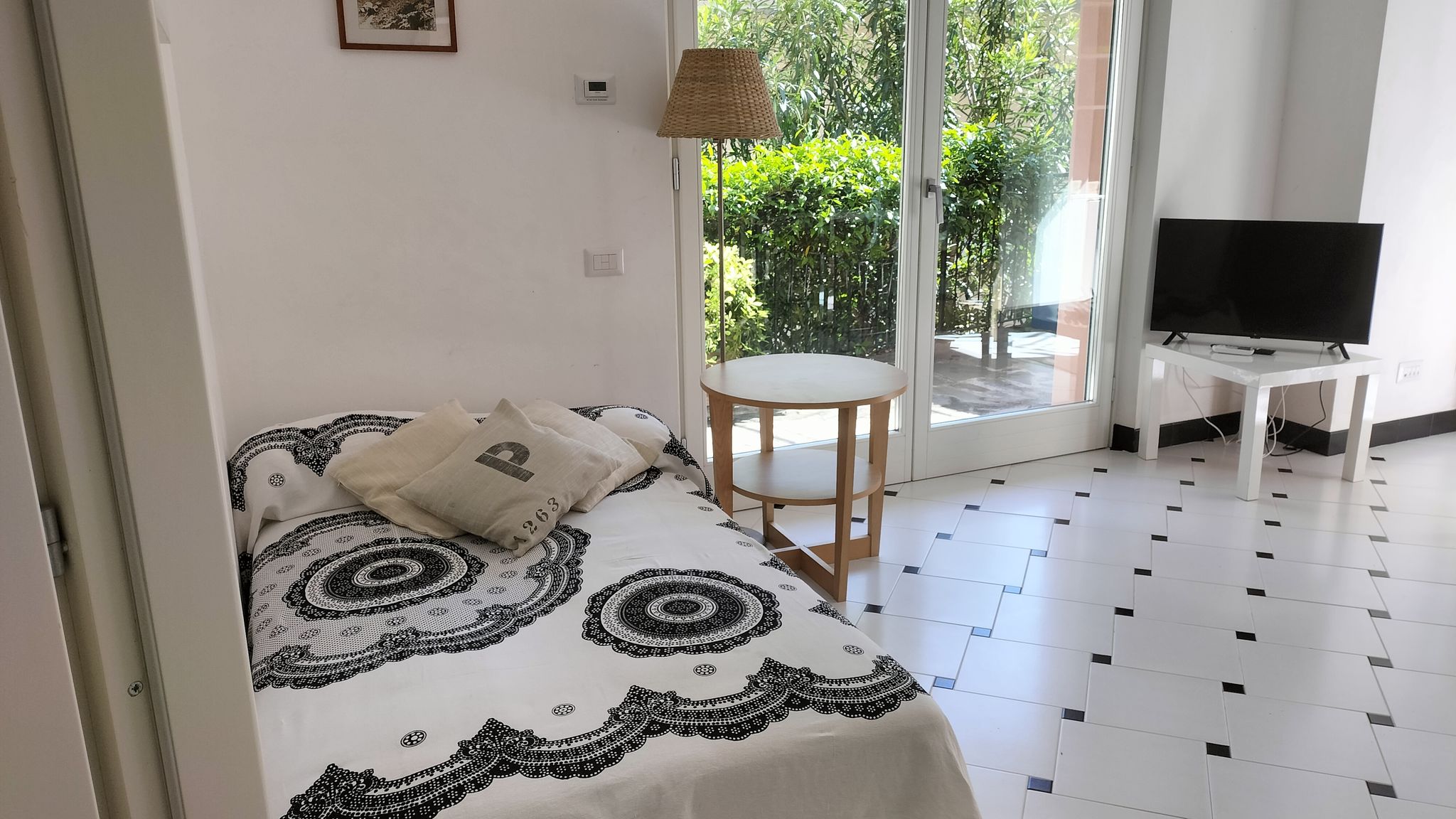 Italianway Monterosso al Mare Serena's Beach Side Apt with Parking and A/C