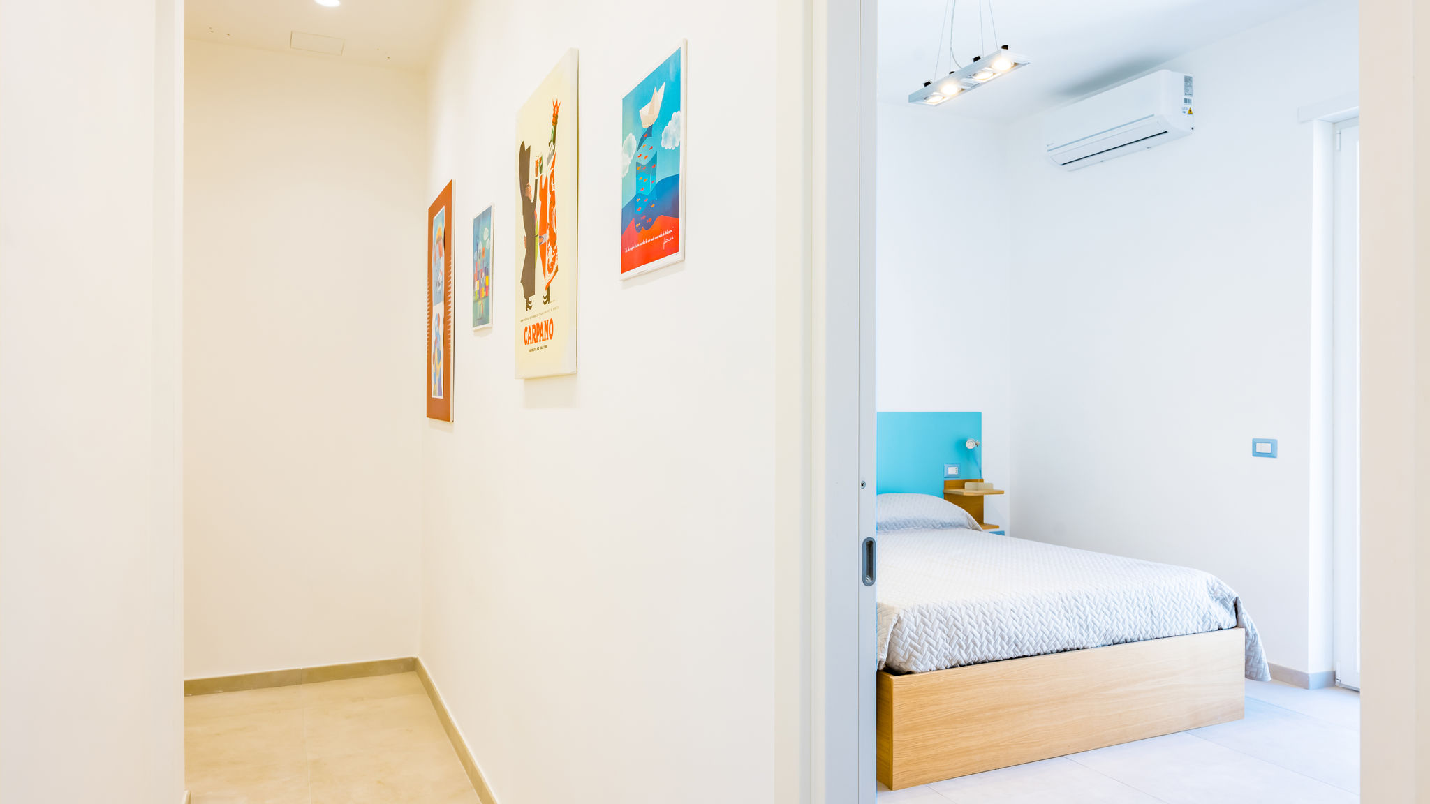 Brombeis Double Bedroom Center by NapoliApartments