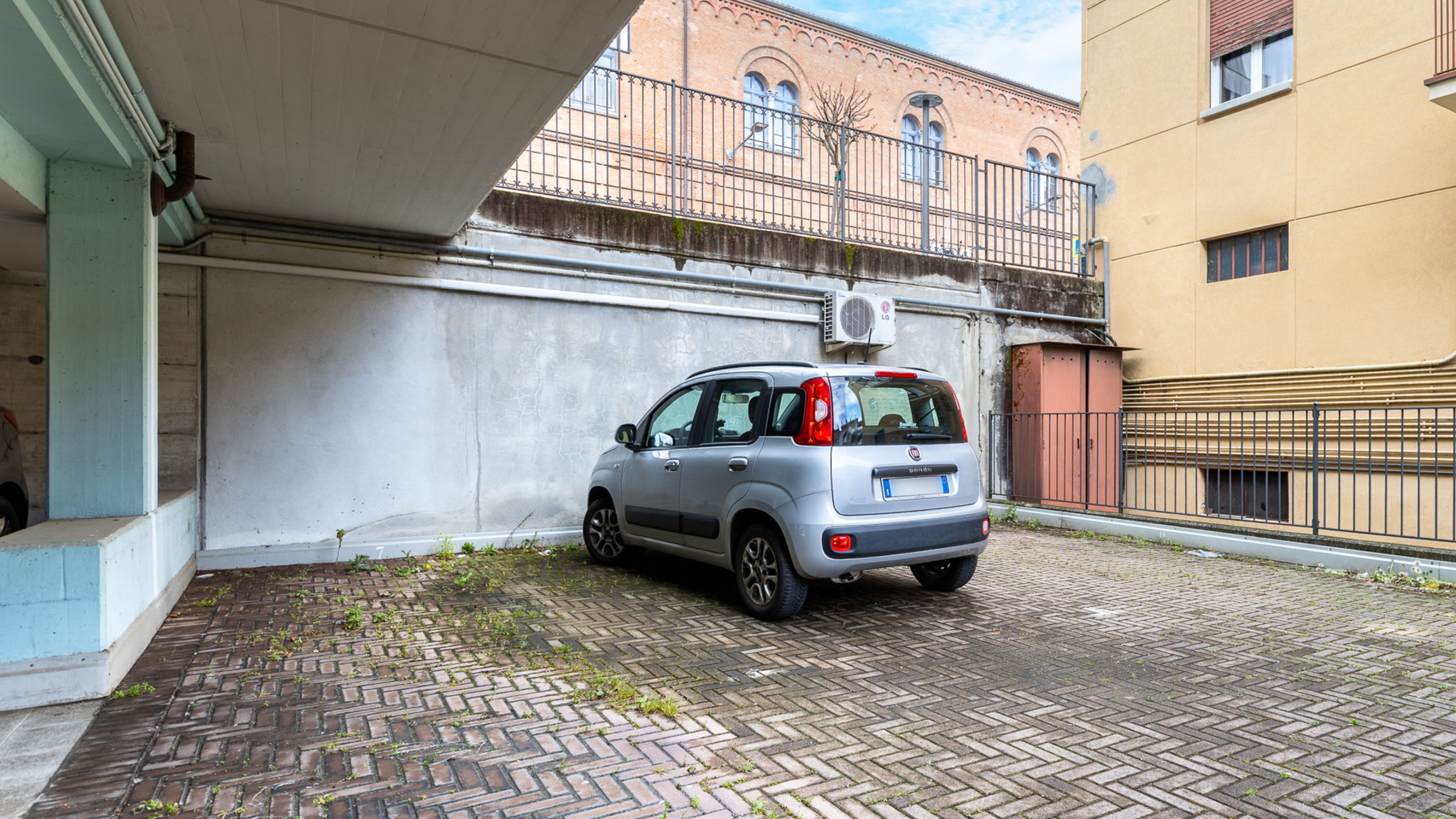 Italianway Alba Luce Apartment with free parking