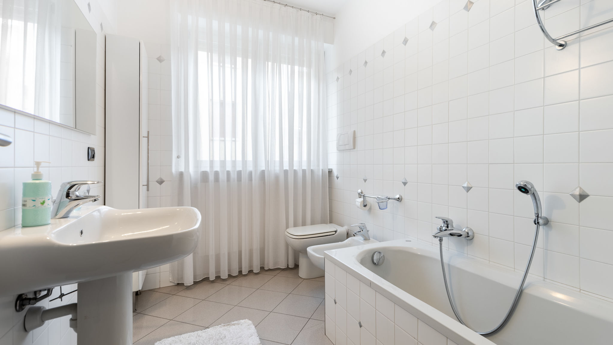 Italianway Alba Luce Apartment with free parking