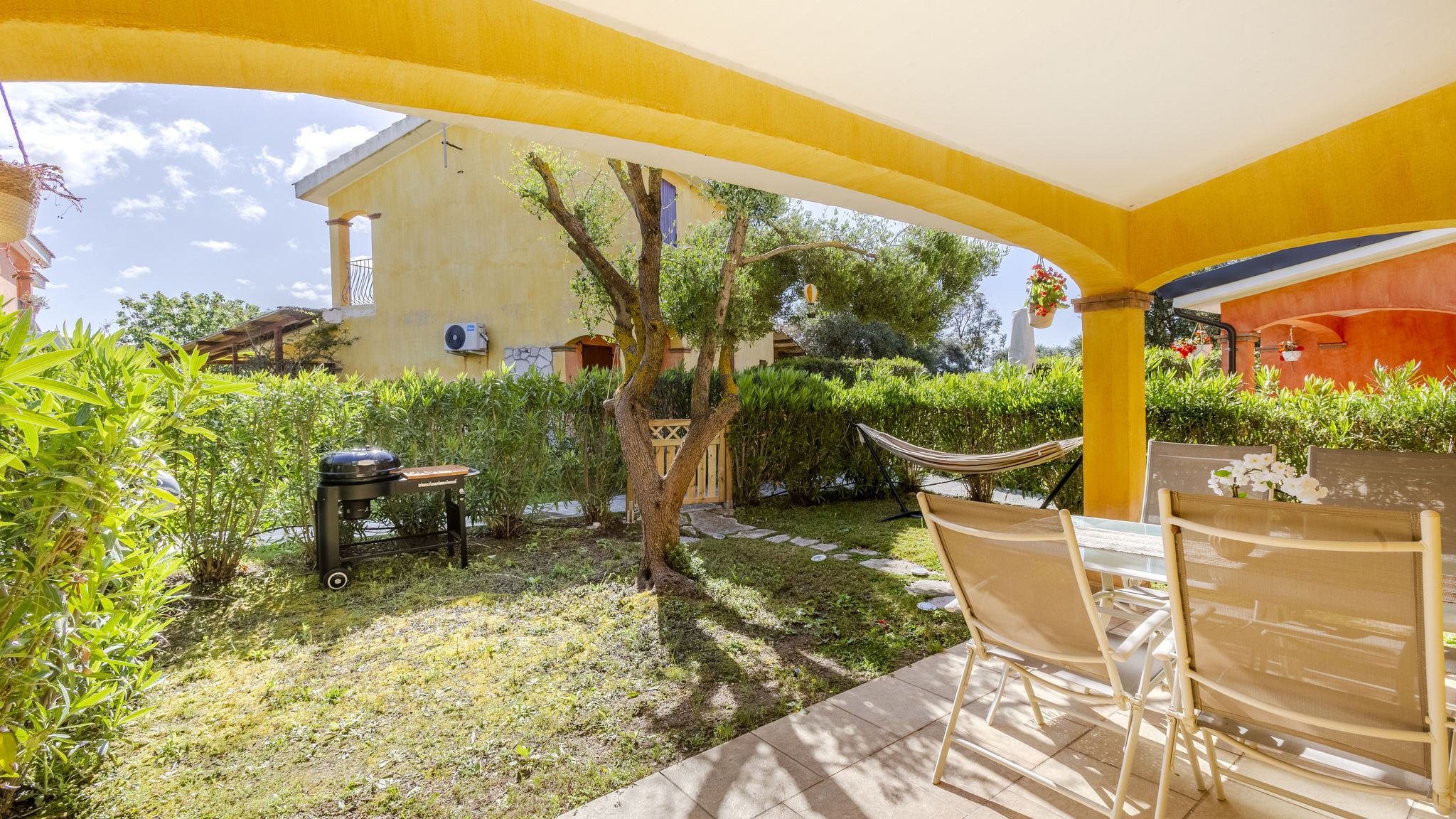 Italianway Sant'Anna Arresi Villa Emerald, private compound swimming pool