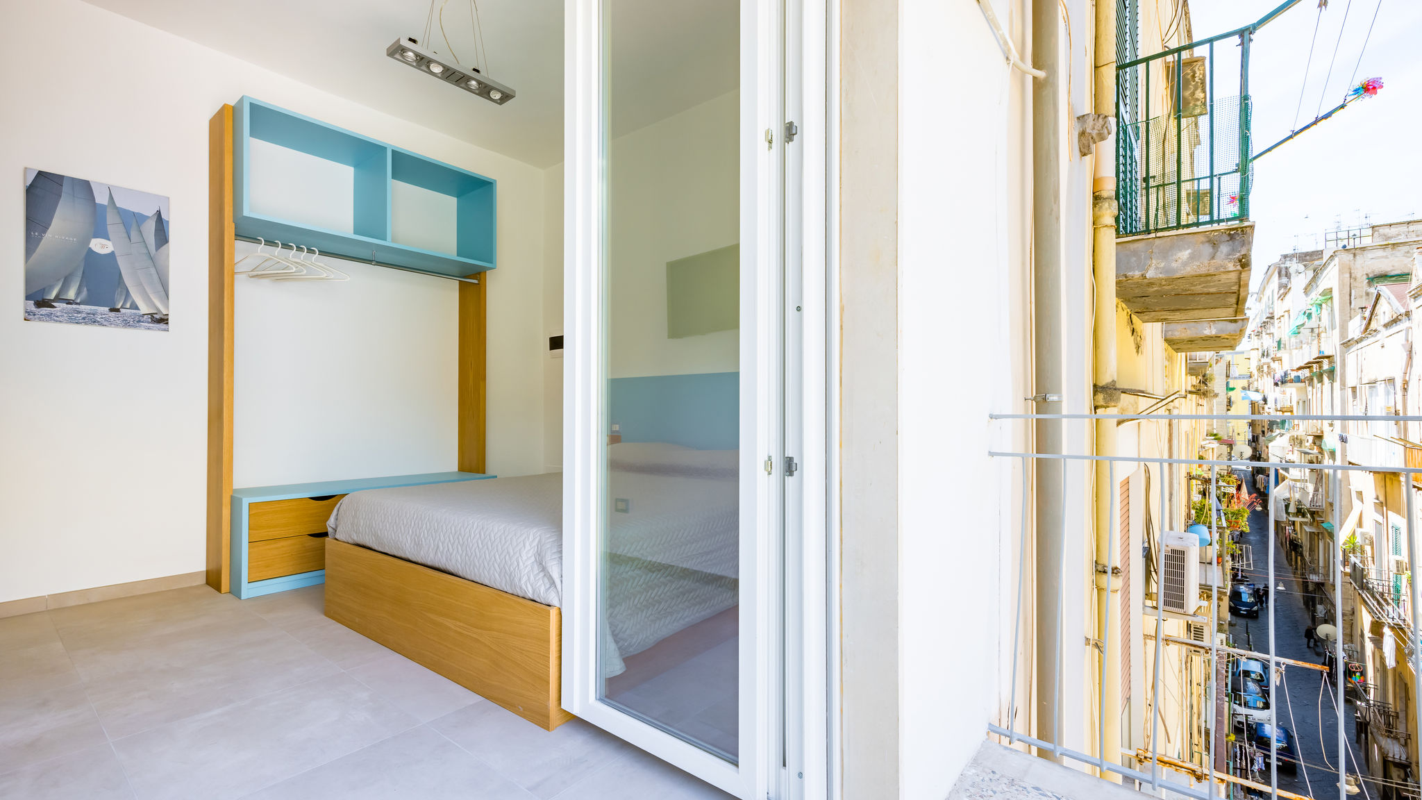 Napoliapartments.it (per Apt commercializzati) Napoli Brombeis Double Bedroom Center by NapoliApartments