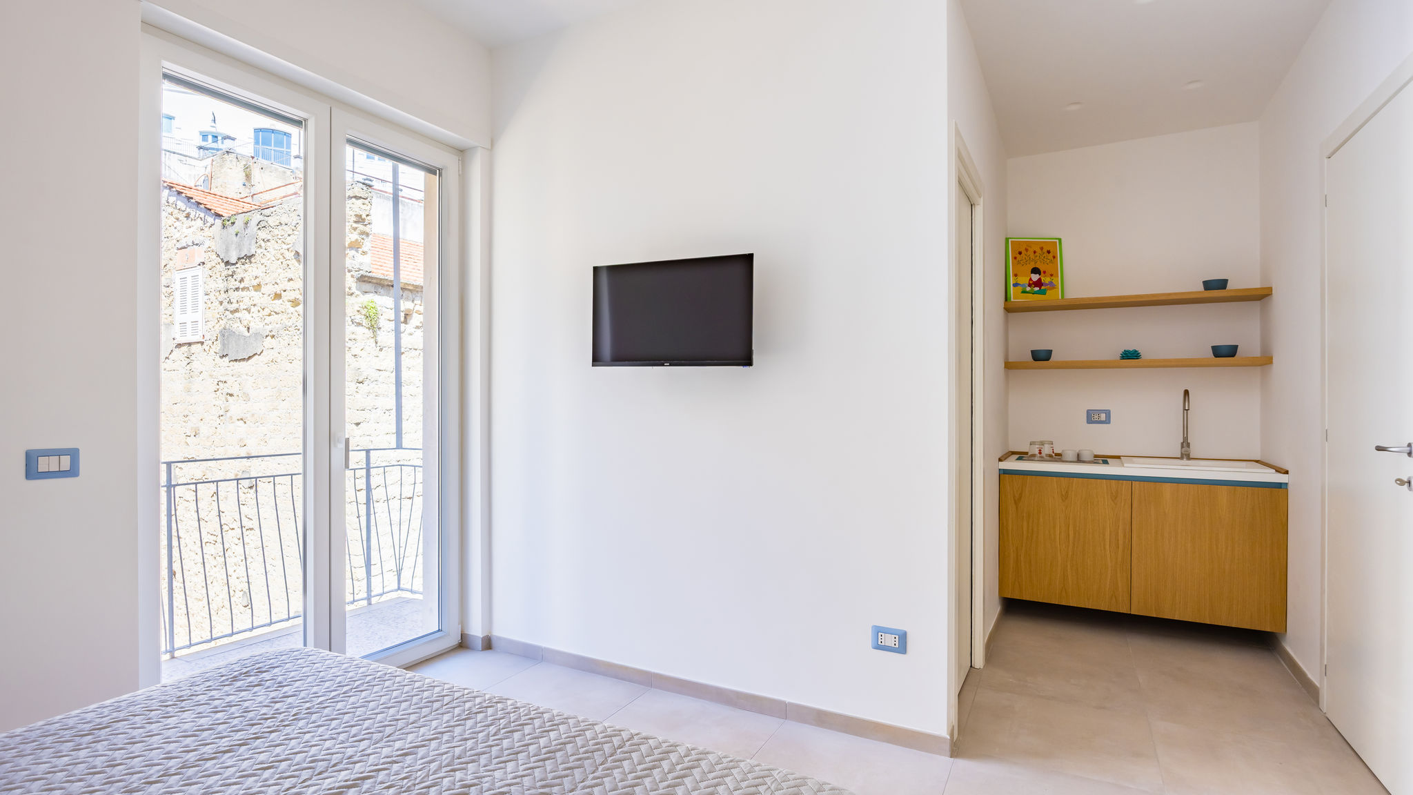 Napoliapartments.it (per Apt commercializzati) Napoli Brombeis Double Bedroom Center by NapoliApartments