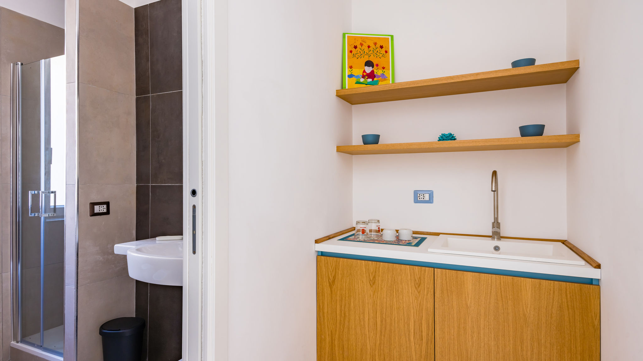Napoliapartments.it (per Apt commercializzati) Napoli Brombeis Double Bedroom Center by NapoliApartments