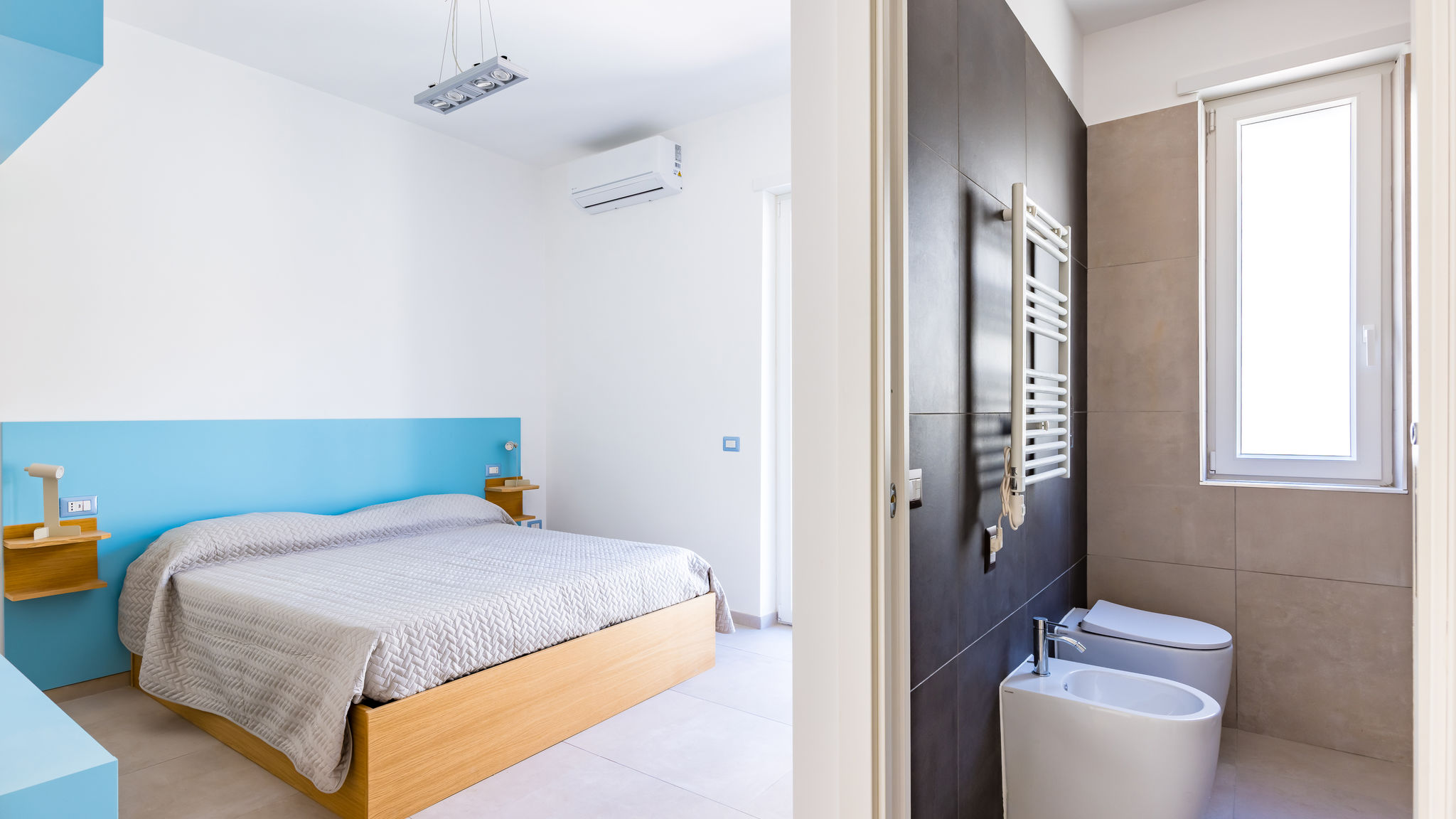 Napoliapartments.it (per Apt commercializzati) Napoli Brombeis Double Bedroom Center by NapoliApartments