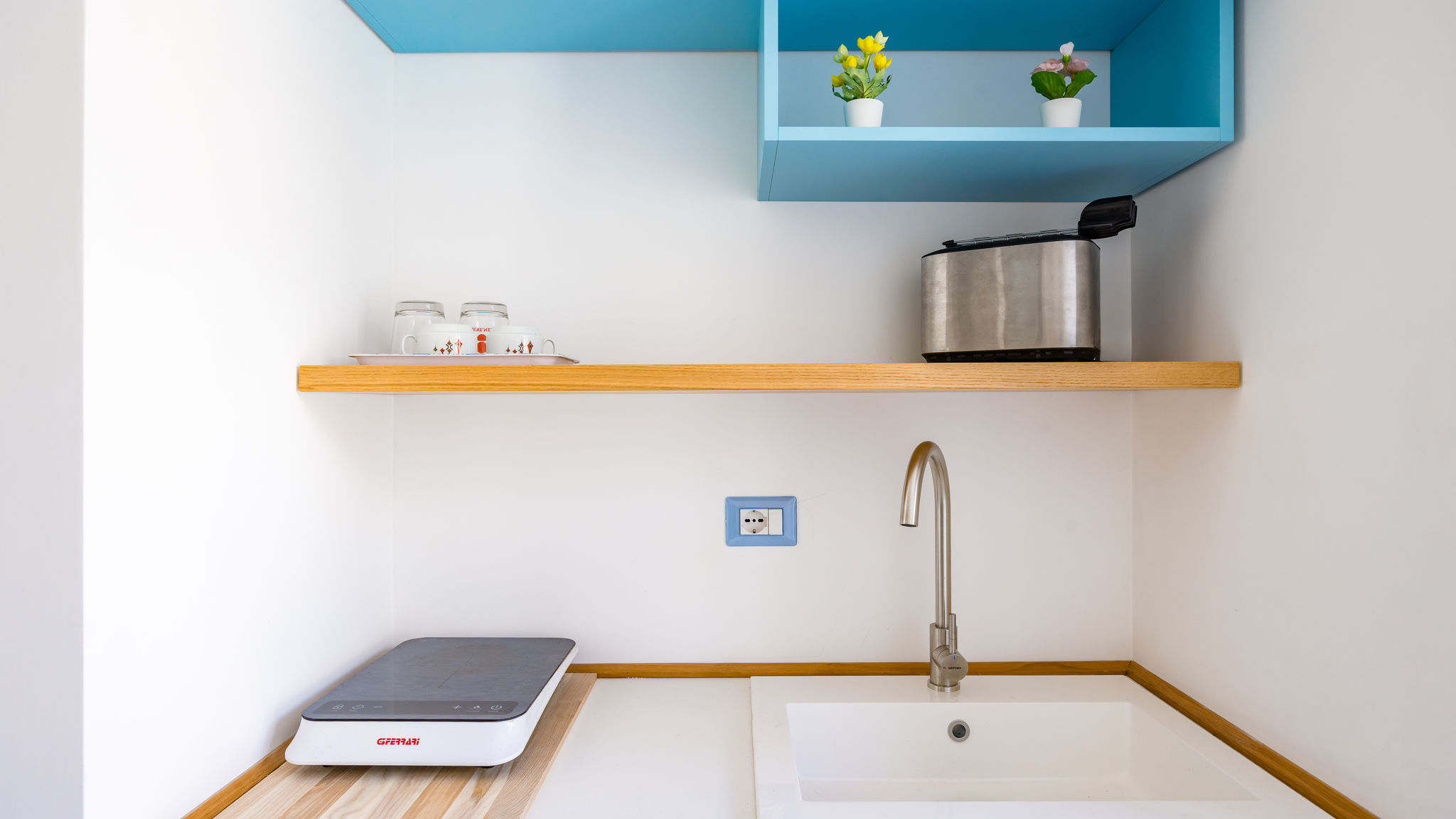 Napoliapartments.it (per Apt commercializzati) Napoli Brombeis Double Bedroom Center by NapoliApartments