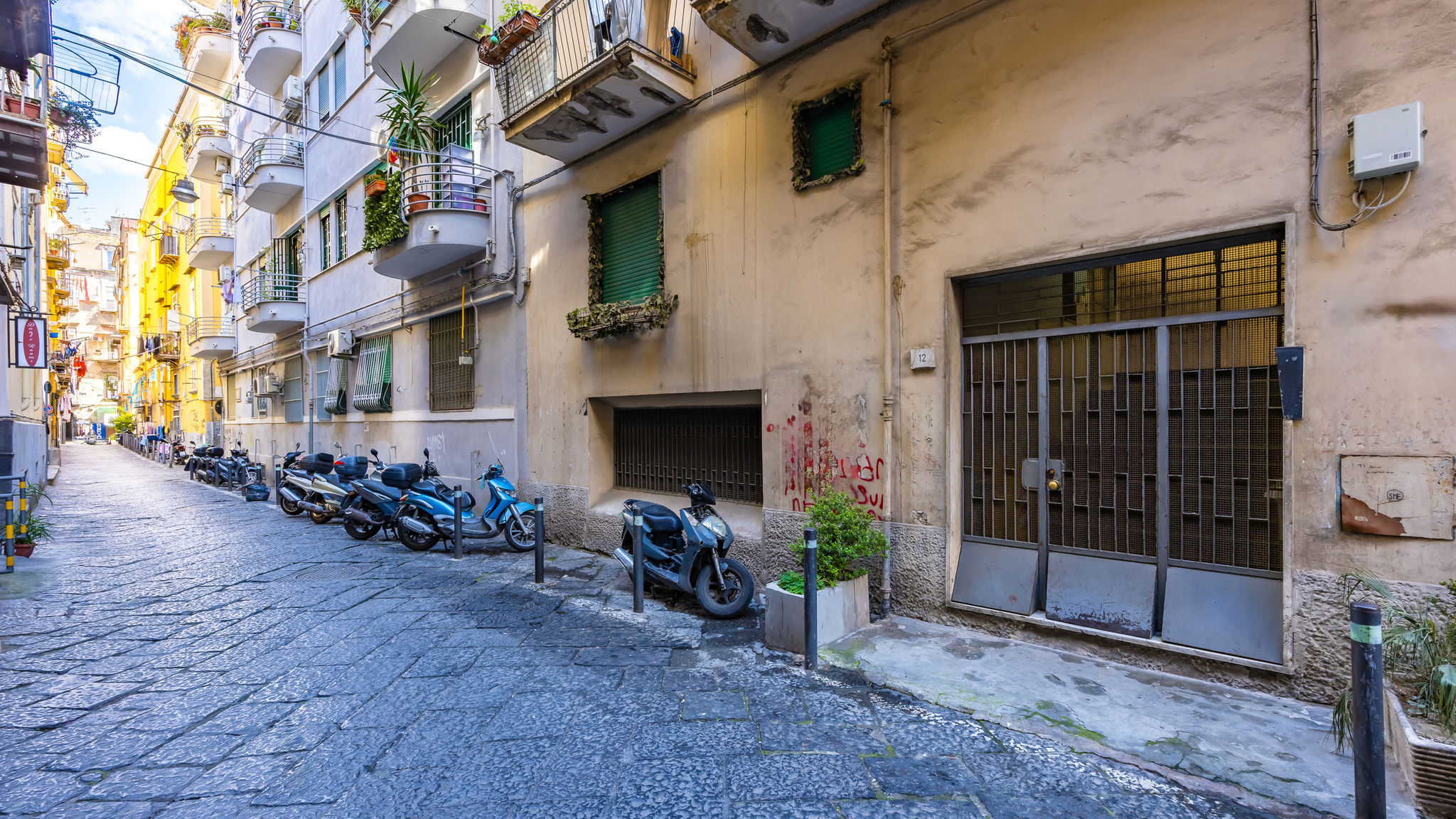 Napoliapartments.it (per Apt commercializzati) Napoli Brombeis Double Bedroom Center by NapoliApartments