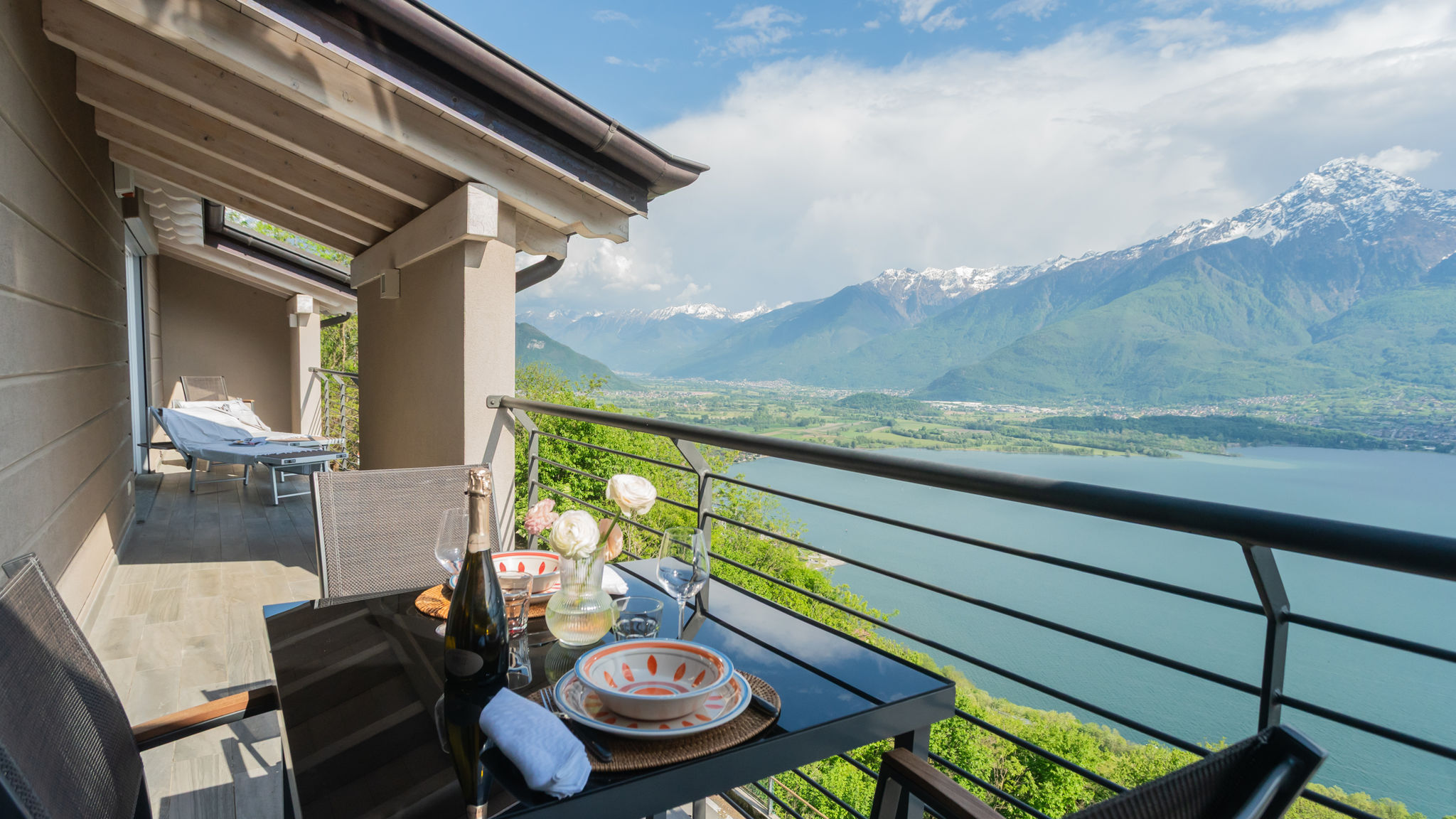 Italianway Trezzone Attico apartment with lakeview