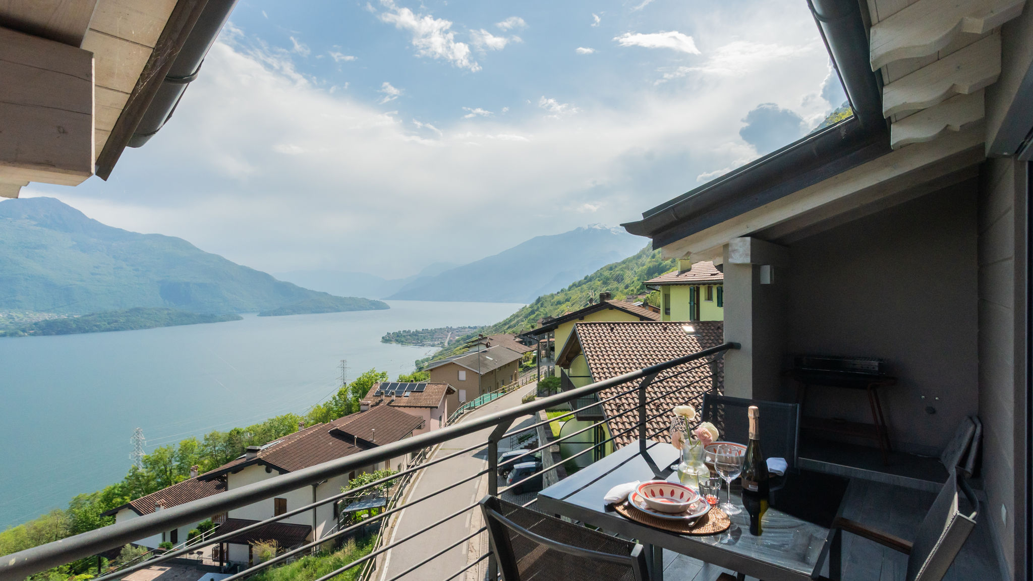 Italianway Trezzone Attico apartment with lakeview