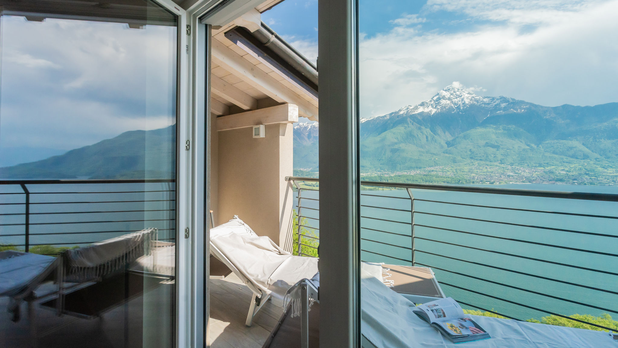 Italianway Trezzone Attico apartment with lakeview