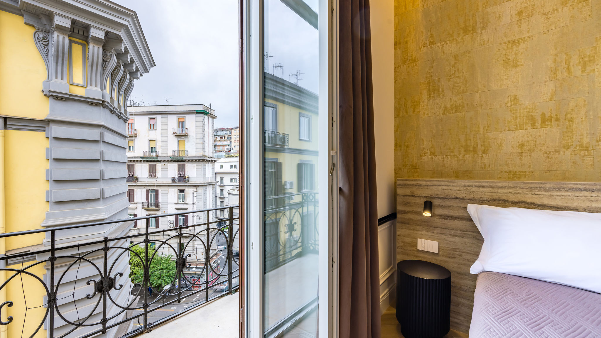 Napoliapartments.it (per Apt commercializzati) Napoli Chic Lifestyle Apartment