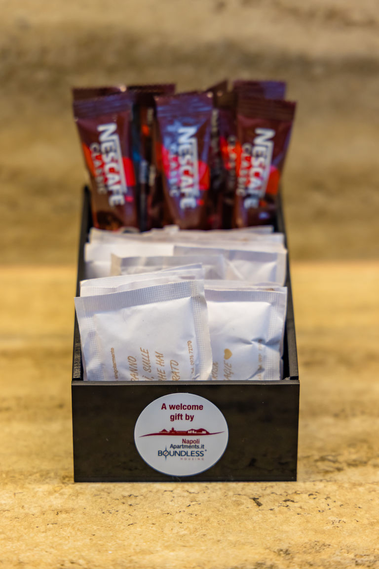 Napoliapartments.it (per Apt commercializzati) Napoli Chic Lifestyle Apartment