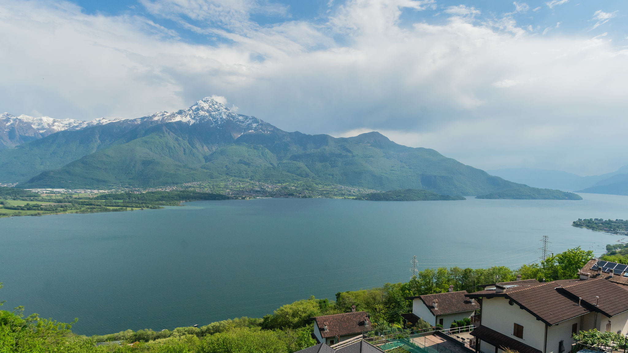 Italianway Trezzone Blooms by the Lake