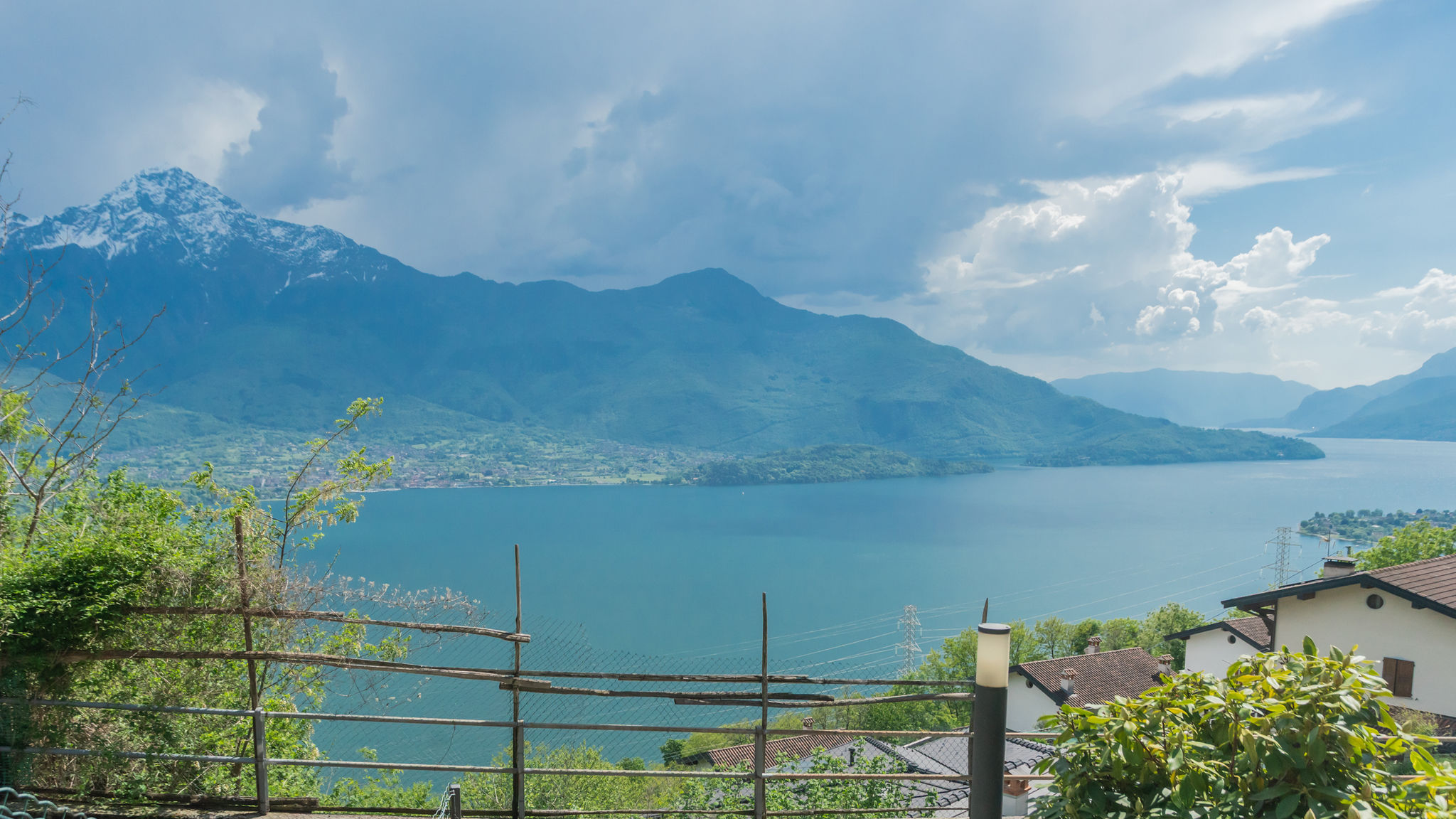 Italianway Trezzone Blooms by the Lake