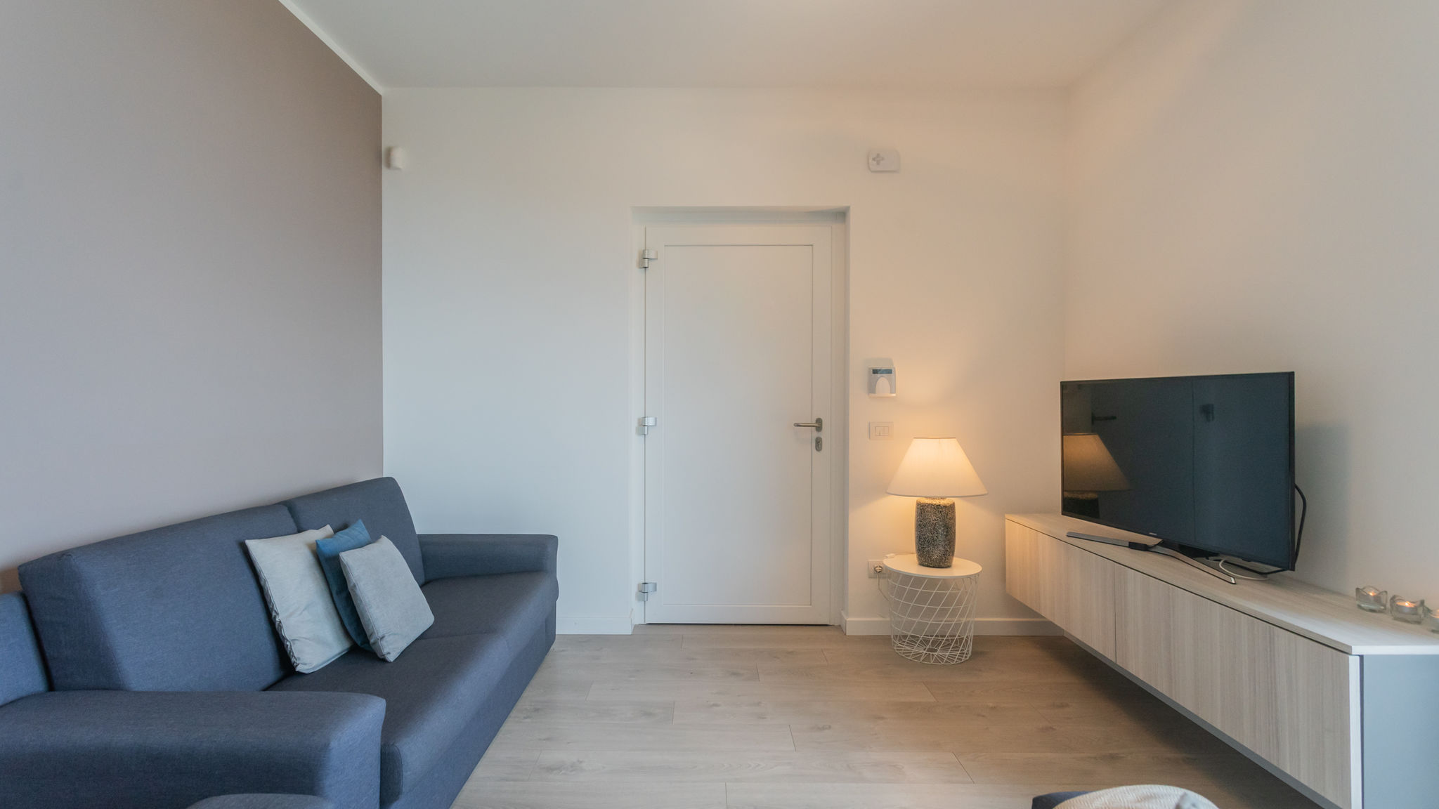 Italianway Trezzone Blooms by the Lake