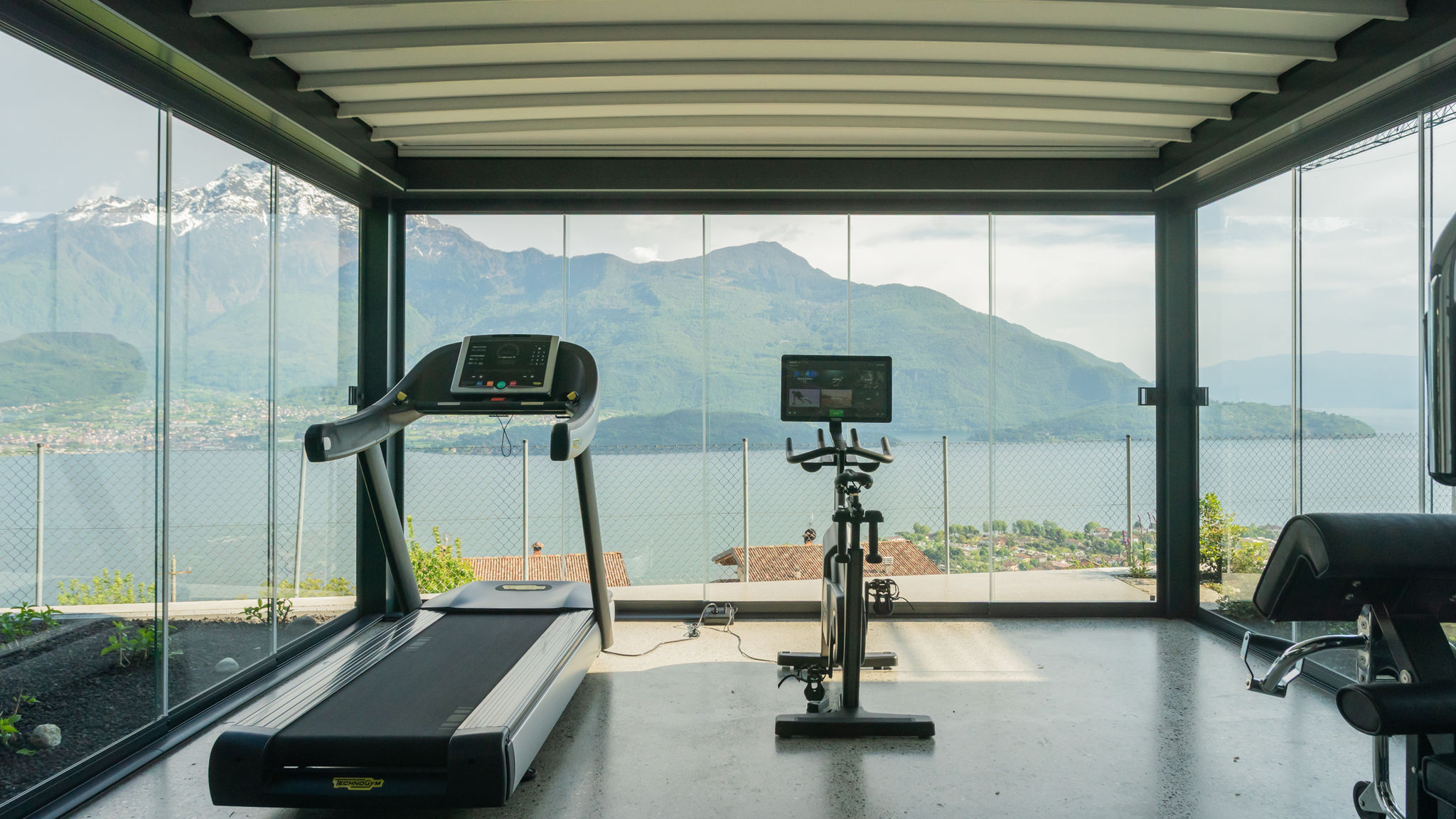 RentAllComo Vercana Valarin Milano, Luxury Apartment & Wellness