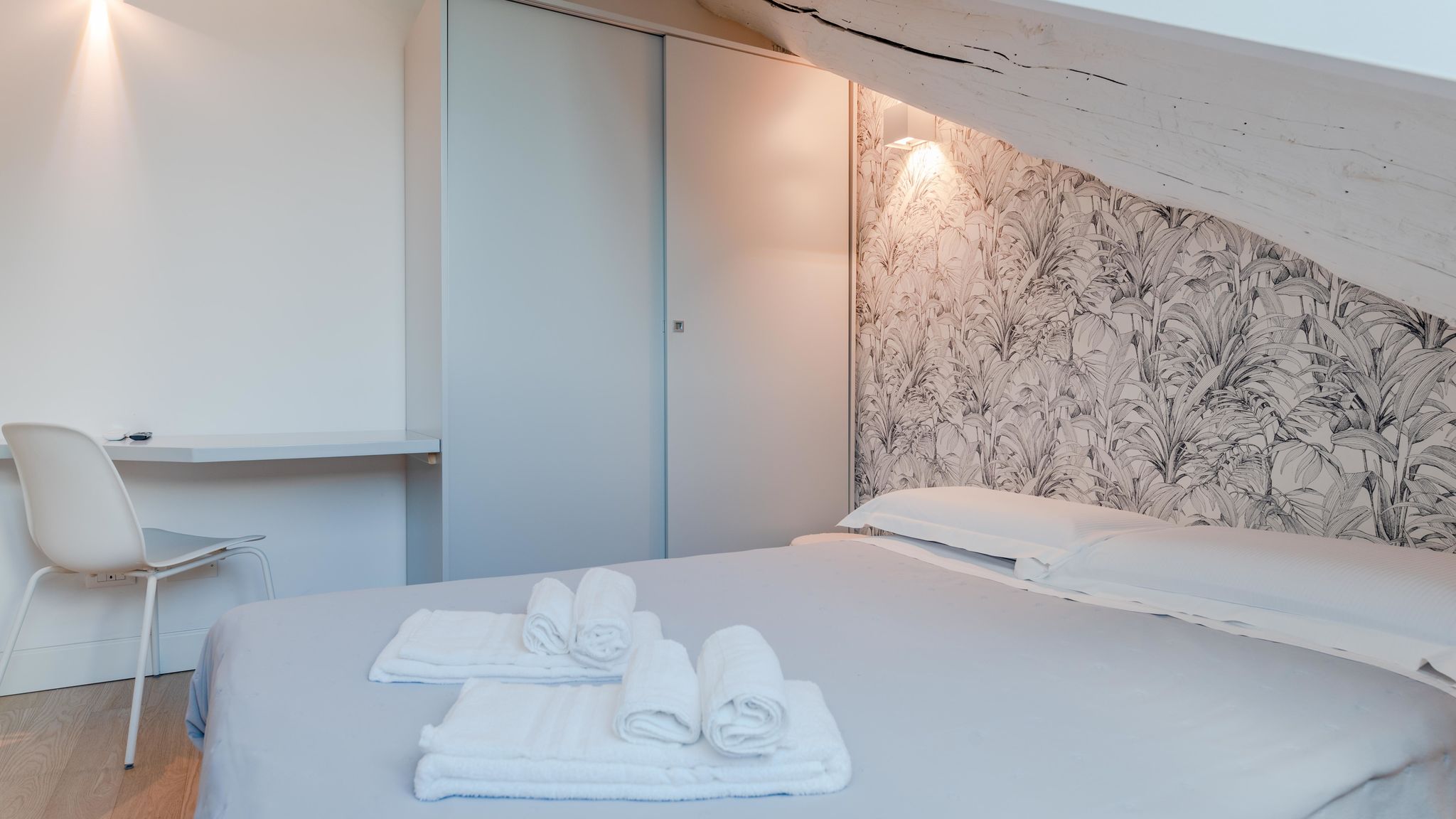 Italianway Torino Suite Beethoven by Toh Solution