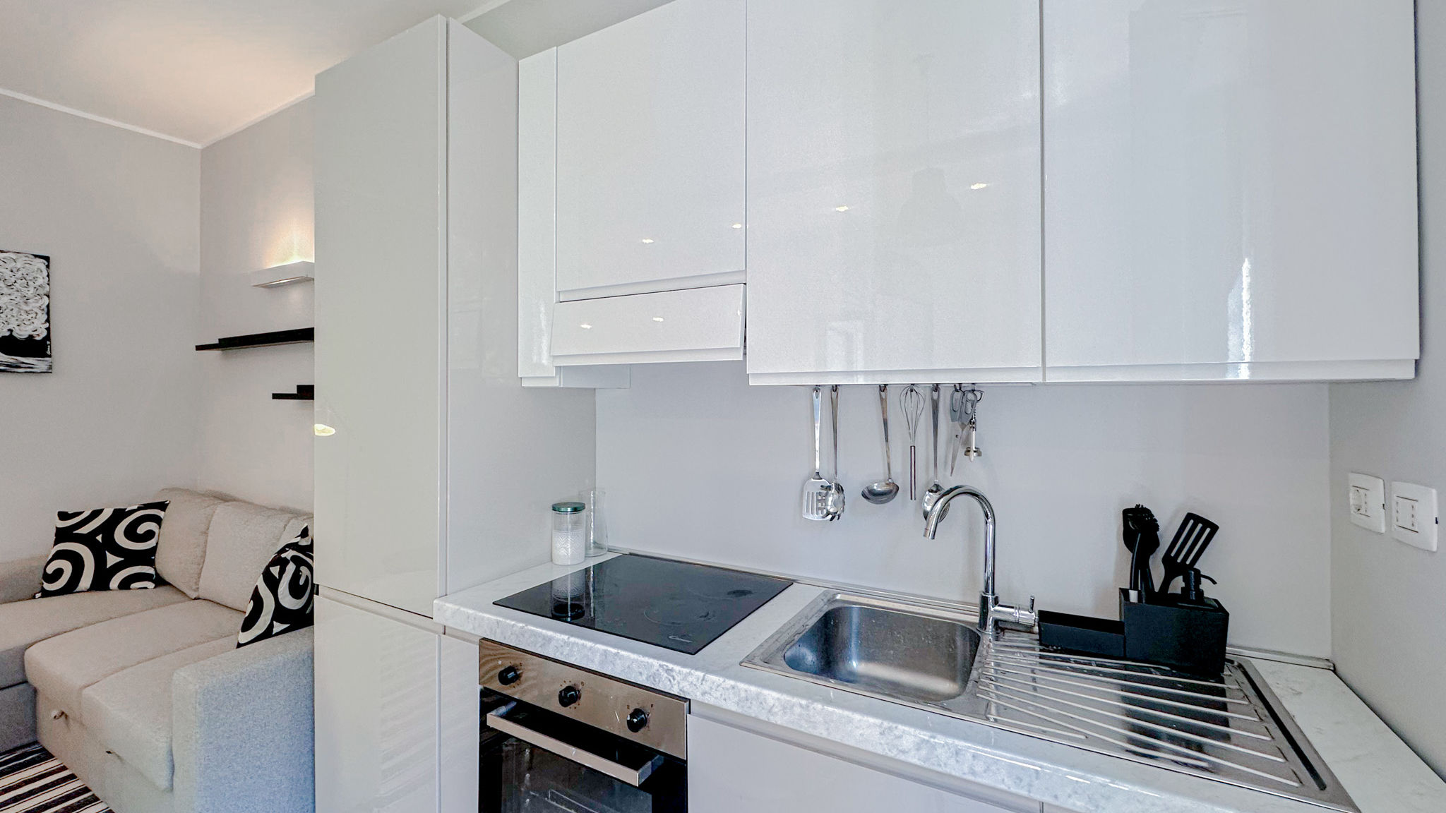 Italianway Milano Cesare da Sesto Suite - 5 mins from Navigli