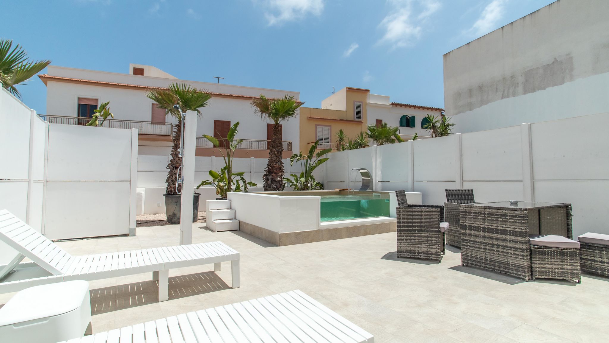 Italianway Lampedusa e Linosa Grotta degli Innamorati - Le Grotte Rooms