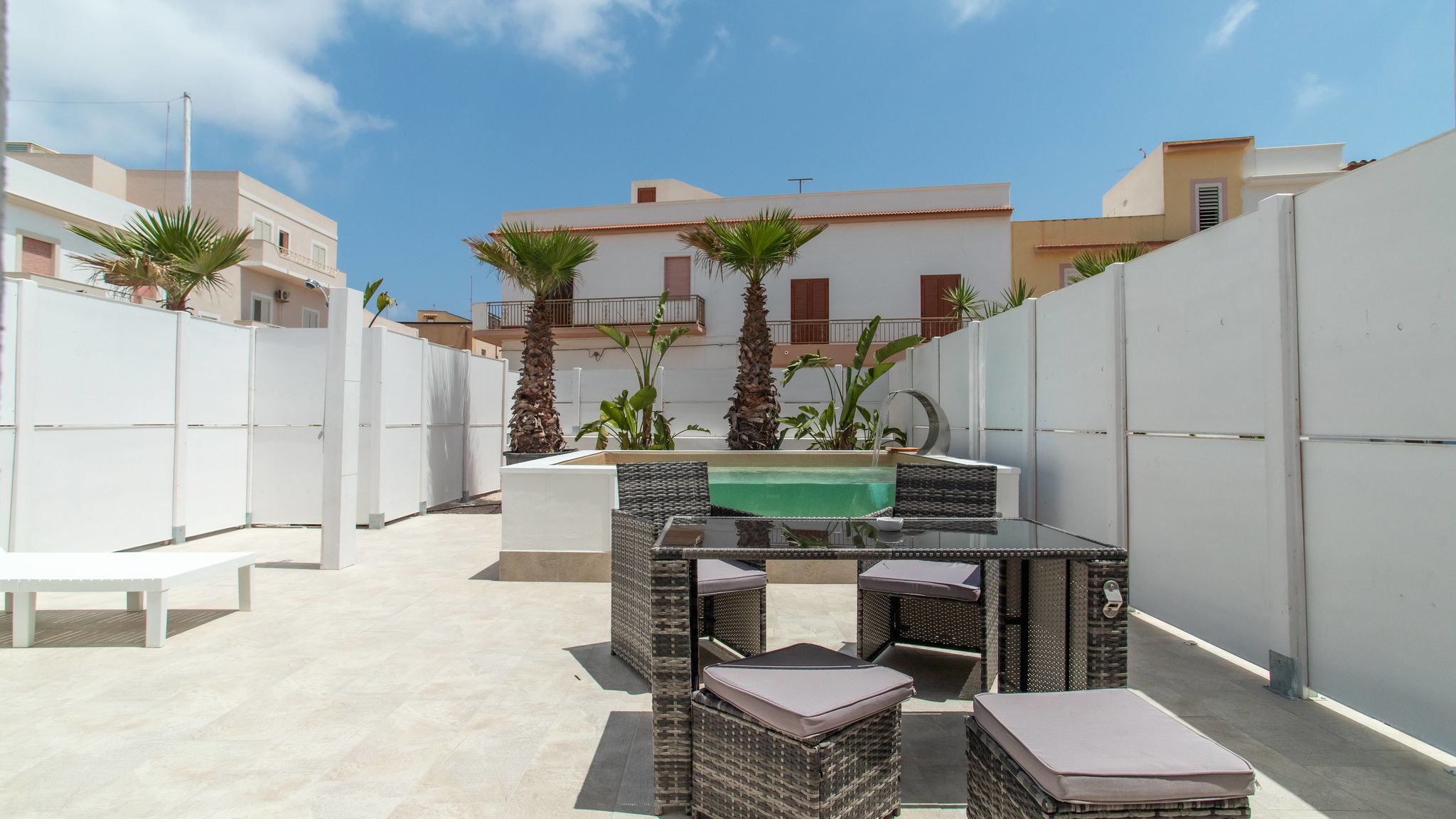 Italianway Lampedusa e Linosa Grotta degli Innamorati - Le Grotte Rooms