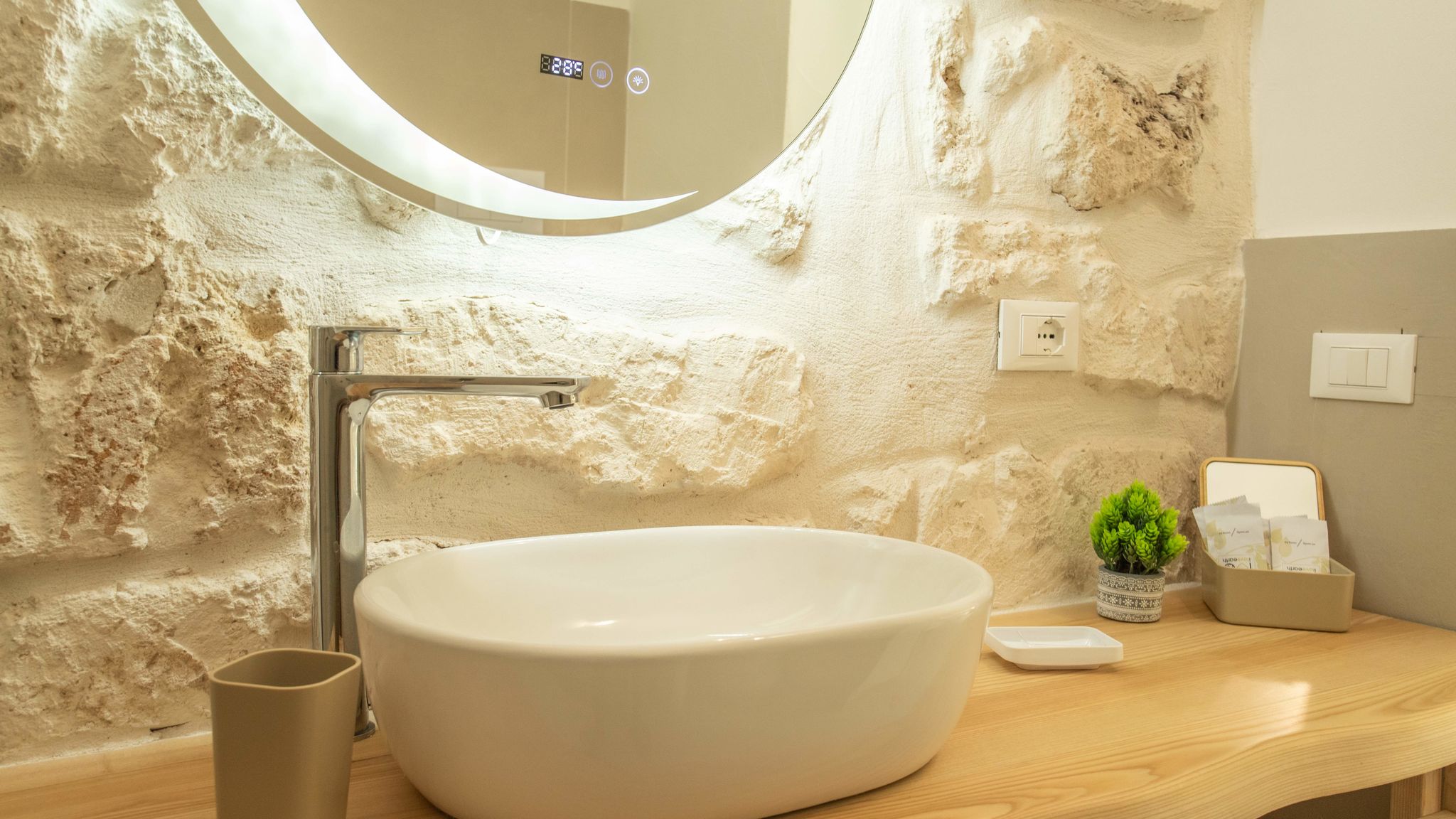 Italianway Lampedusa e Linosa Grotta di Punta Russeddu - Le Grotte Rooms