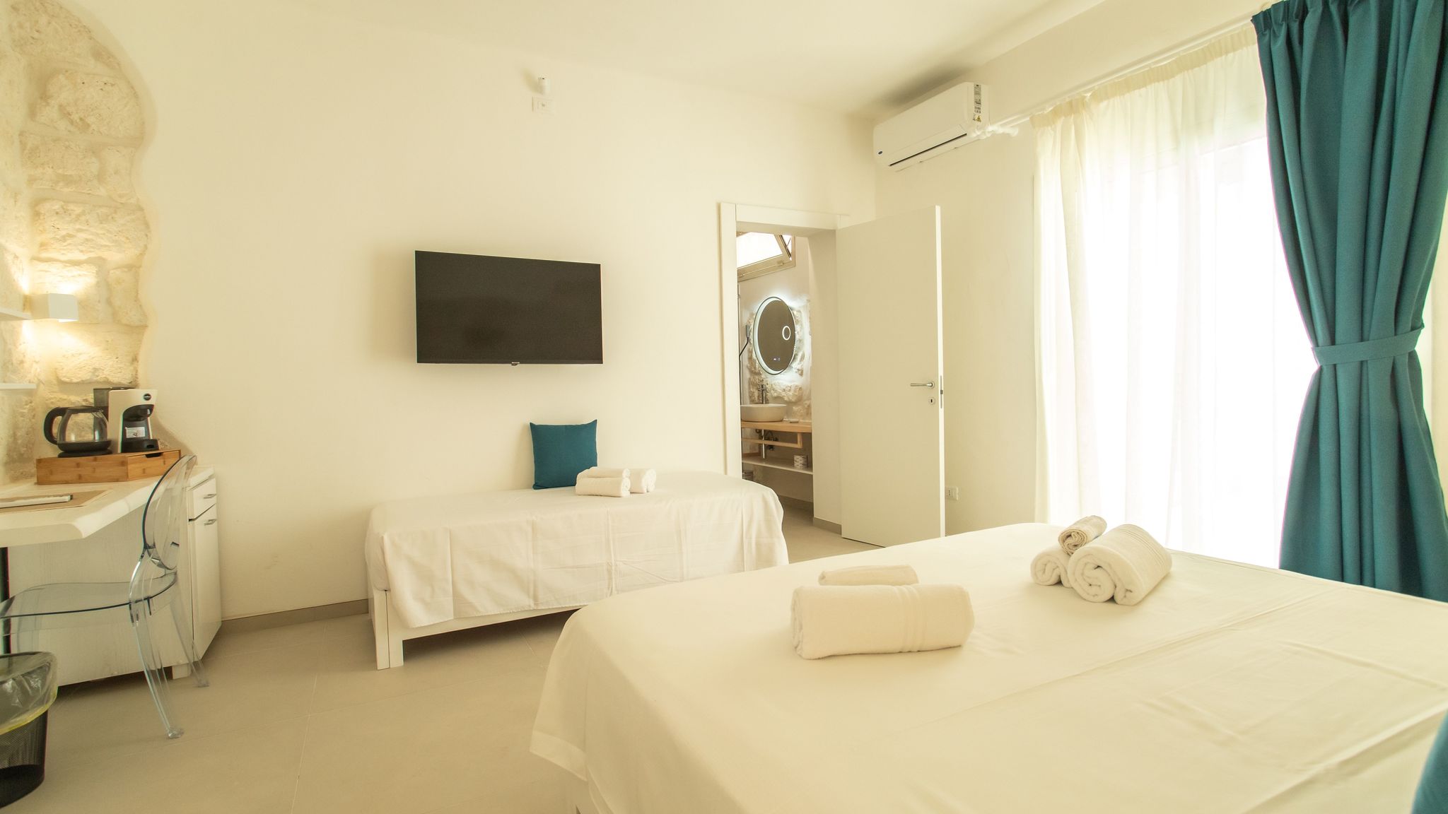 Italianway Lampedusa e Linosa Grotta di Punta Russeddu - Le Grotte Rooms