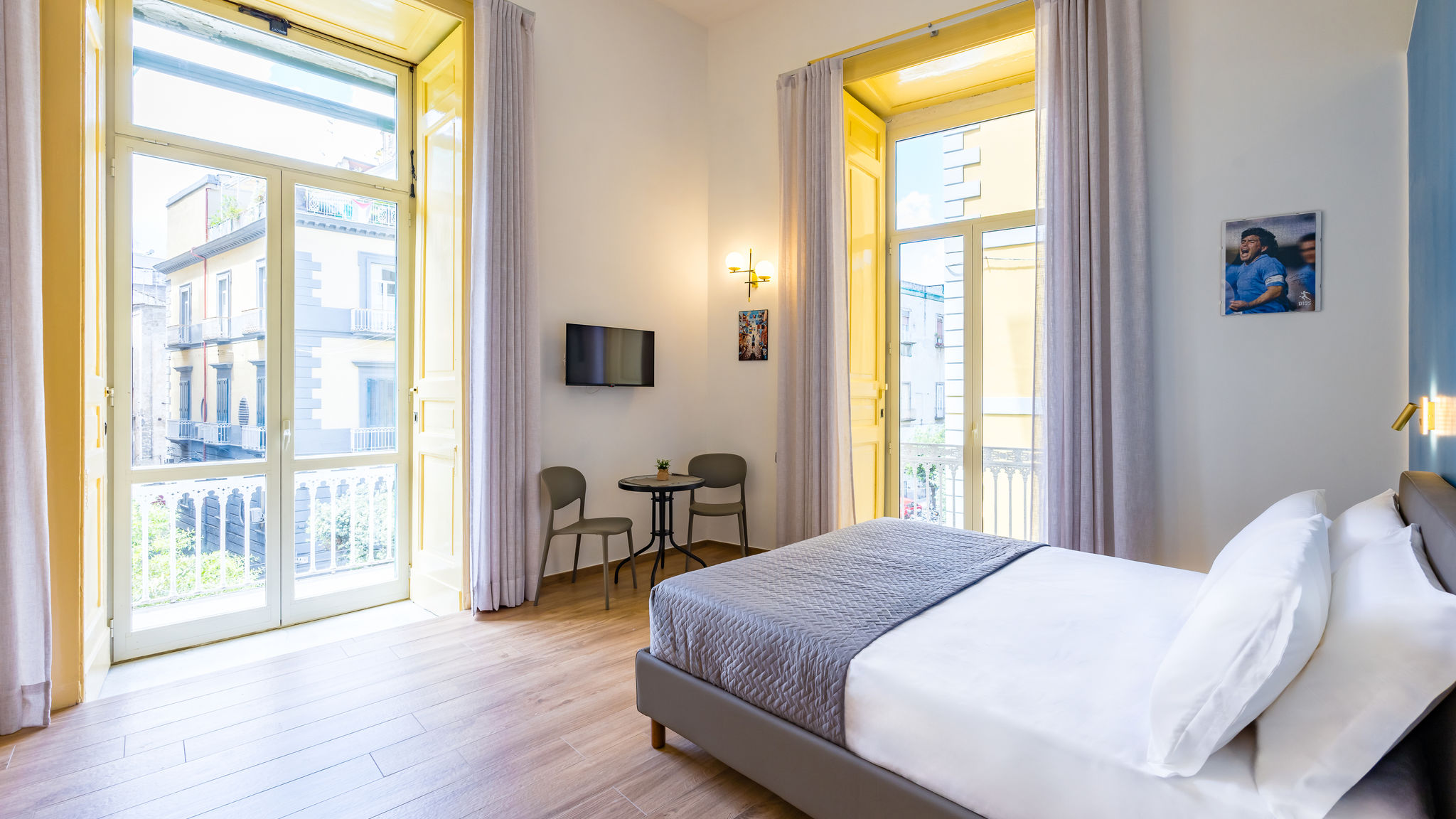 Italianway Napoli Guest Rooms Bellini - Maradona - Junior Suite