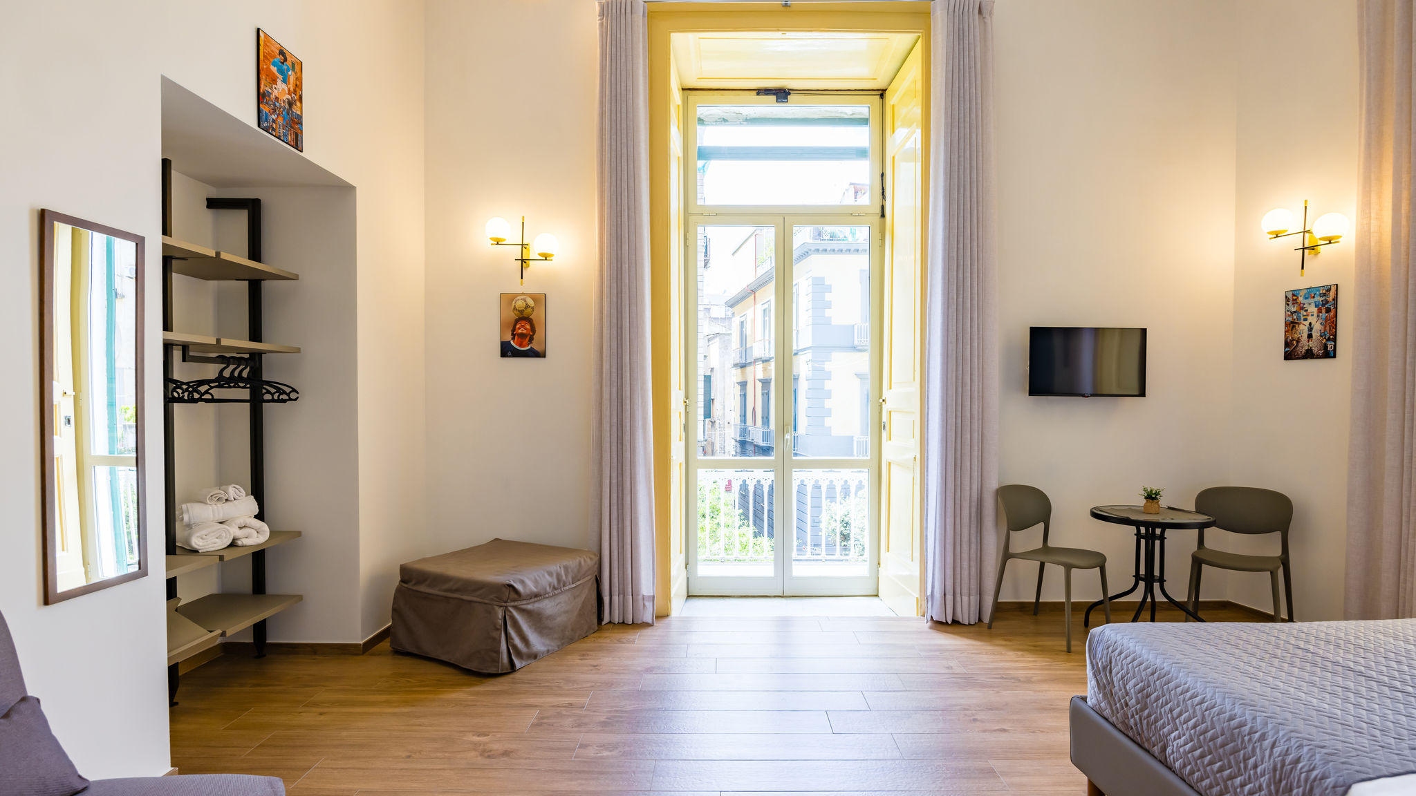 Italianway Napoli Guest Rooms Bellini - Maradona - Junior Suite
